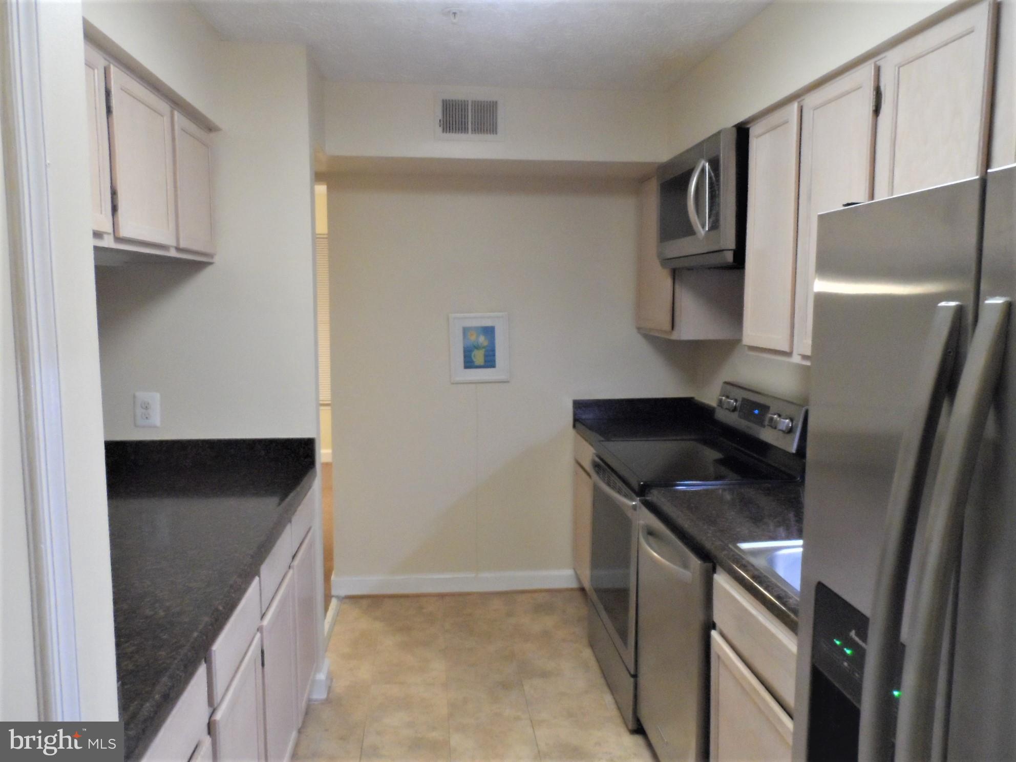 BRINKLEY OVERLOOK - Residential Lease