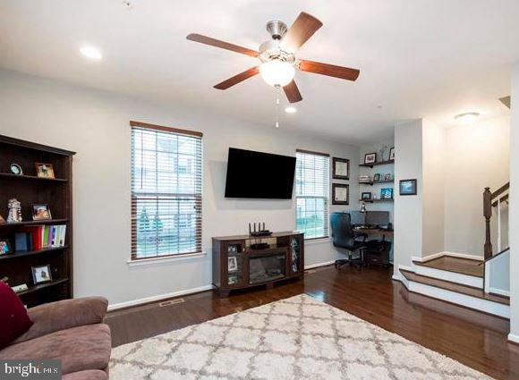 WASHINGTON SQUARE - Residential Lease