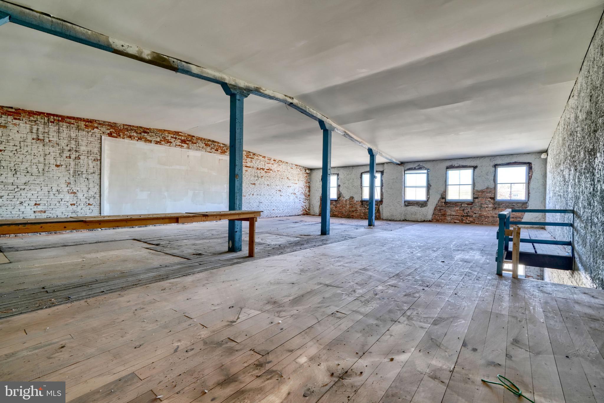 HOLLINS MARKET - Commercial Sale