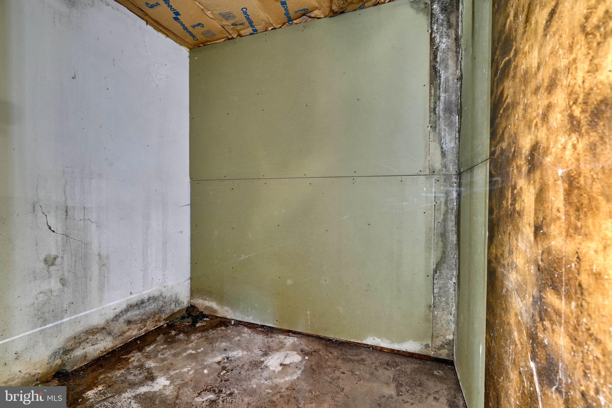 HOLLINS MARKET - Commercial Sale