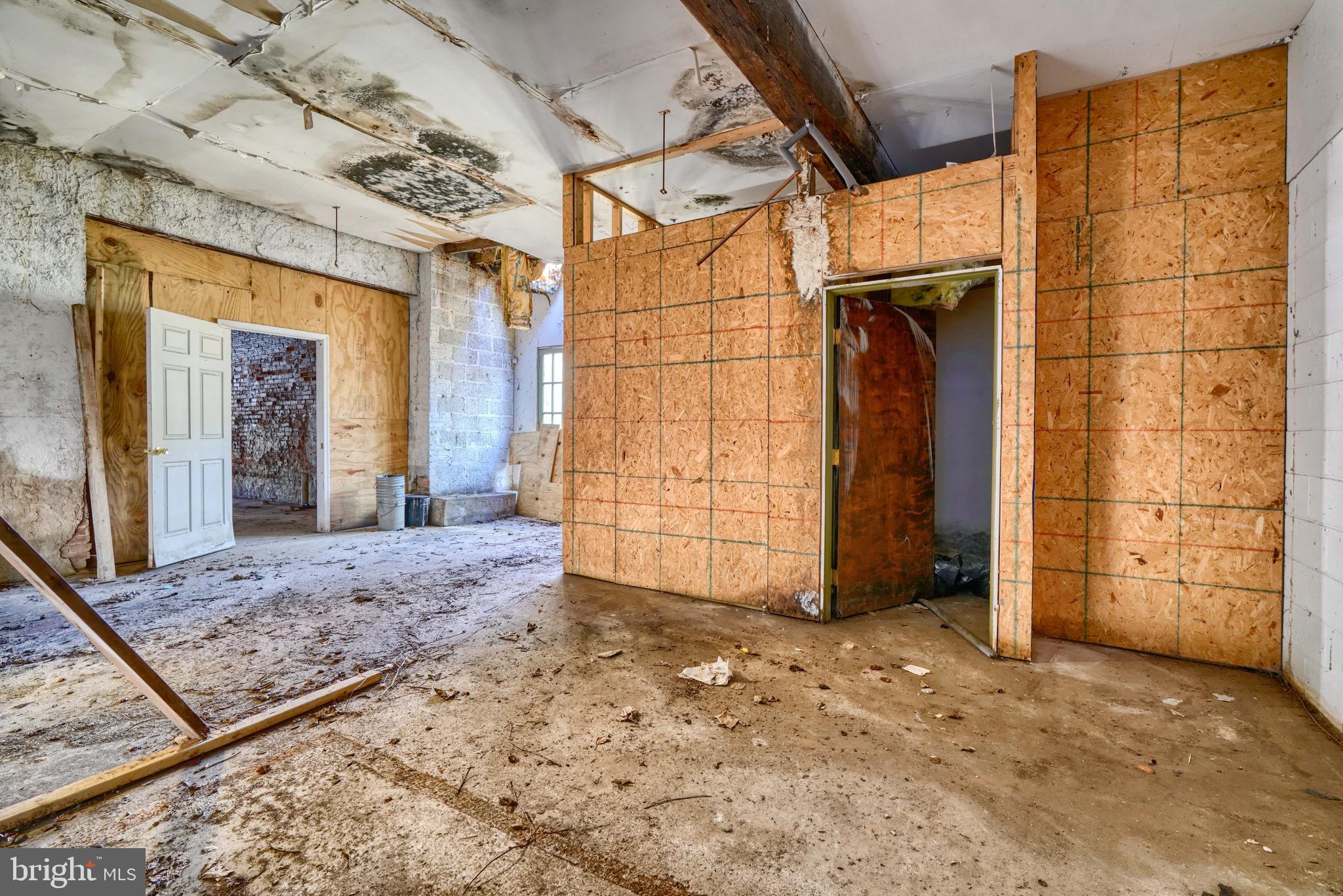 HOLLINS MARKET - Commercial Sale