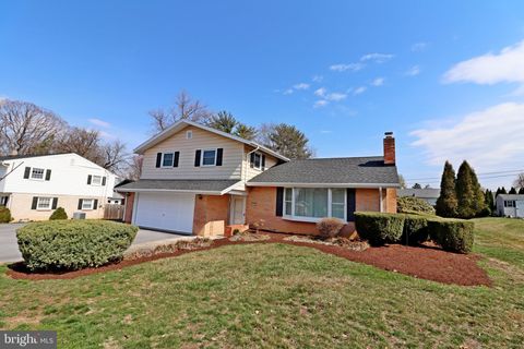 Photo of 57 W Ridge Drive, LEOLA, PA 17540 (MLS # PALA2066960)