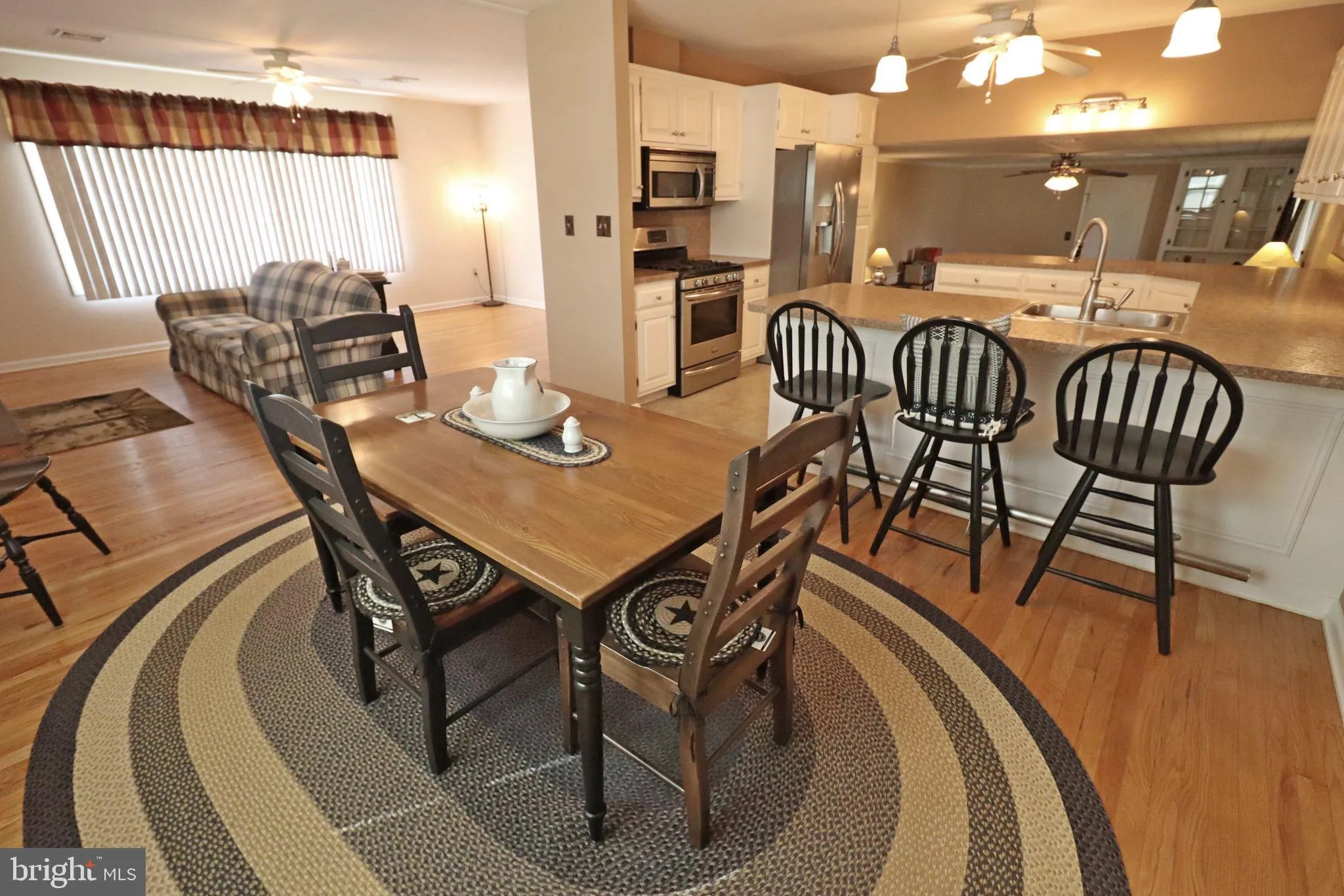 Leola, Pennsylvania 17540, United States, 3 Bedrooms Bedrooms, ,3 BathroomsBathrooms,Residential,Pending,103996