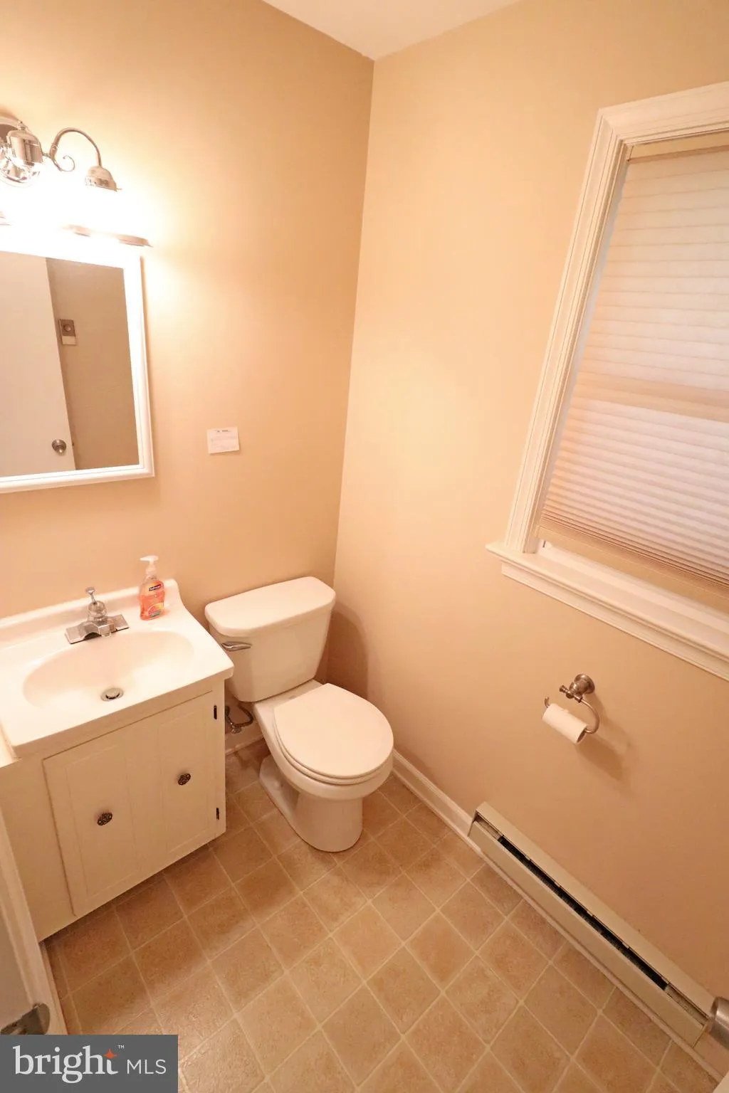 Leola, Pennsylvania 17540, United States, 3 Bedrooms Bedrooms, ,3 BathroomsBathrooms,Residential,Pending,103996