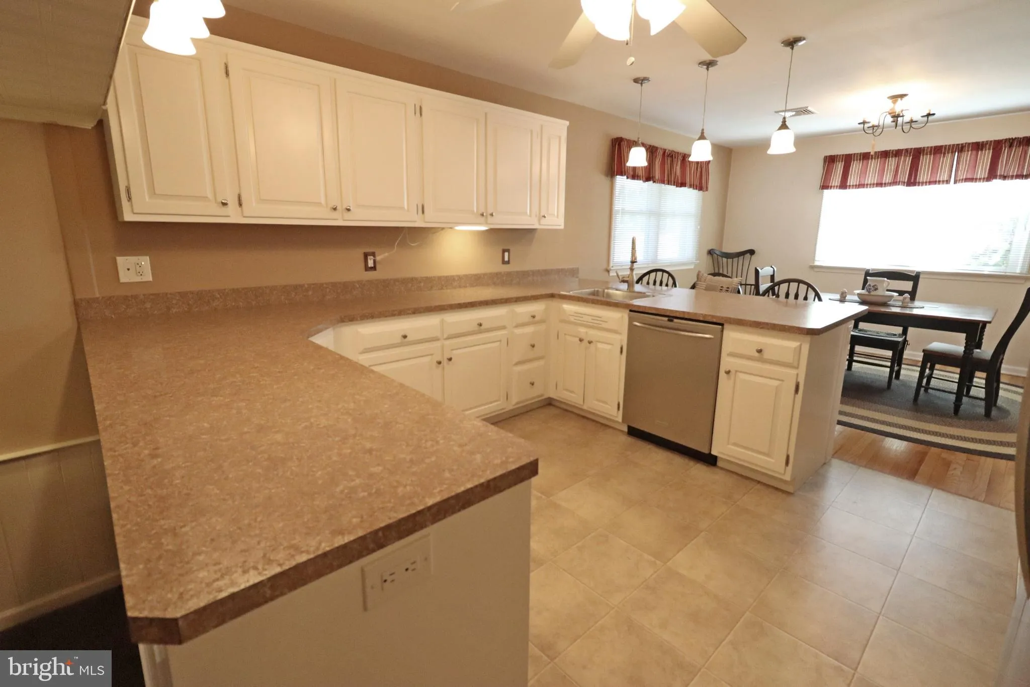 Leola, Pennsylvania 17540, United States, 3 Bedrooms Bedrooms, ,3 BathroomsBathrooms,Residential,Pending,103996