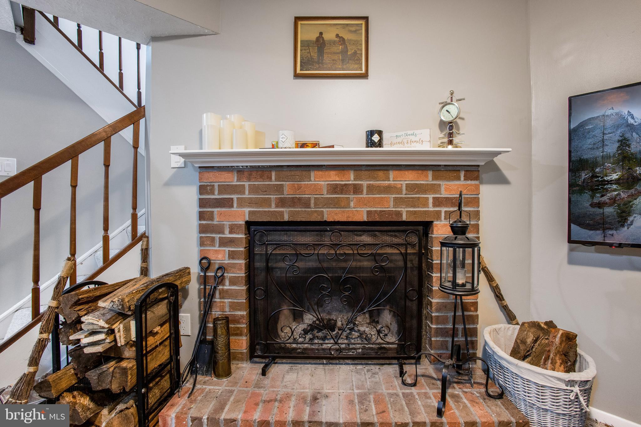 PARK OVERLOOK - Residential Lease