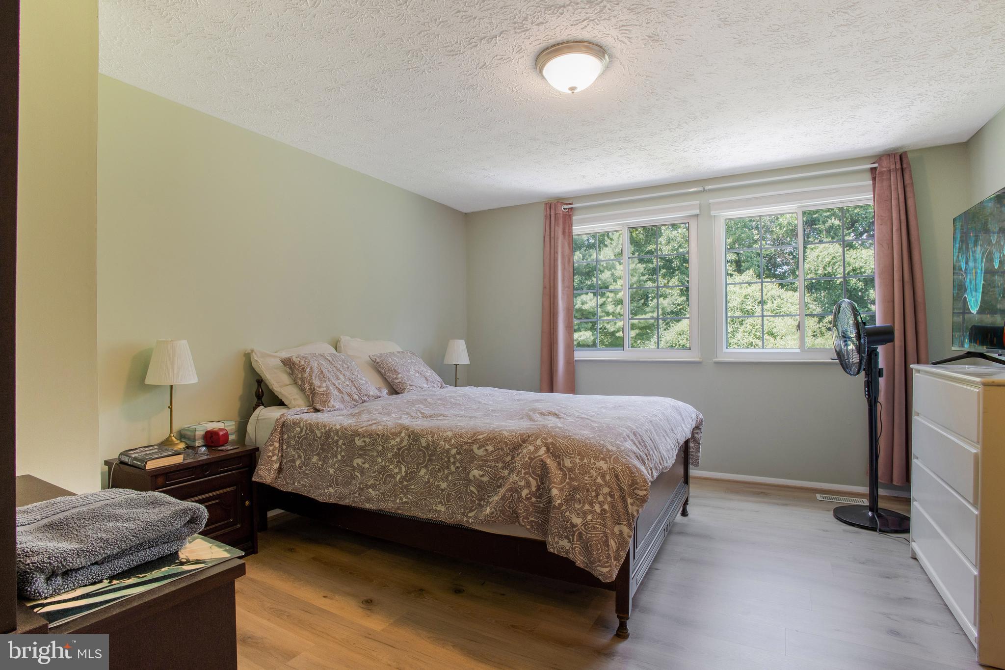 PARK OVERLOOK - Residential Lease