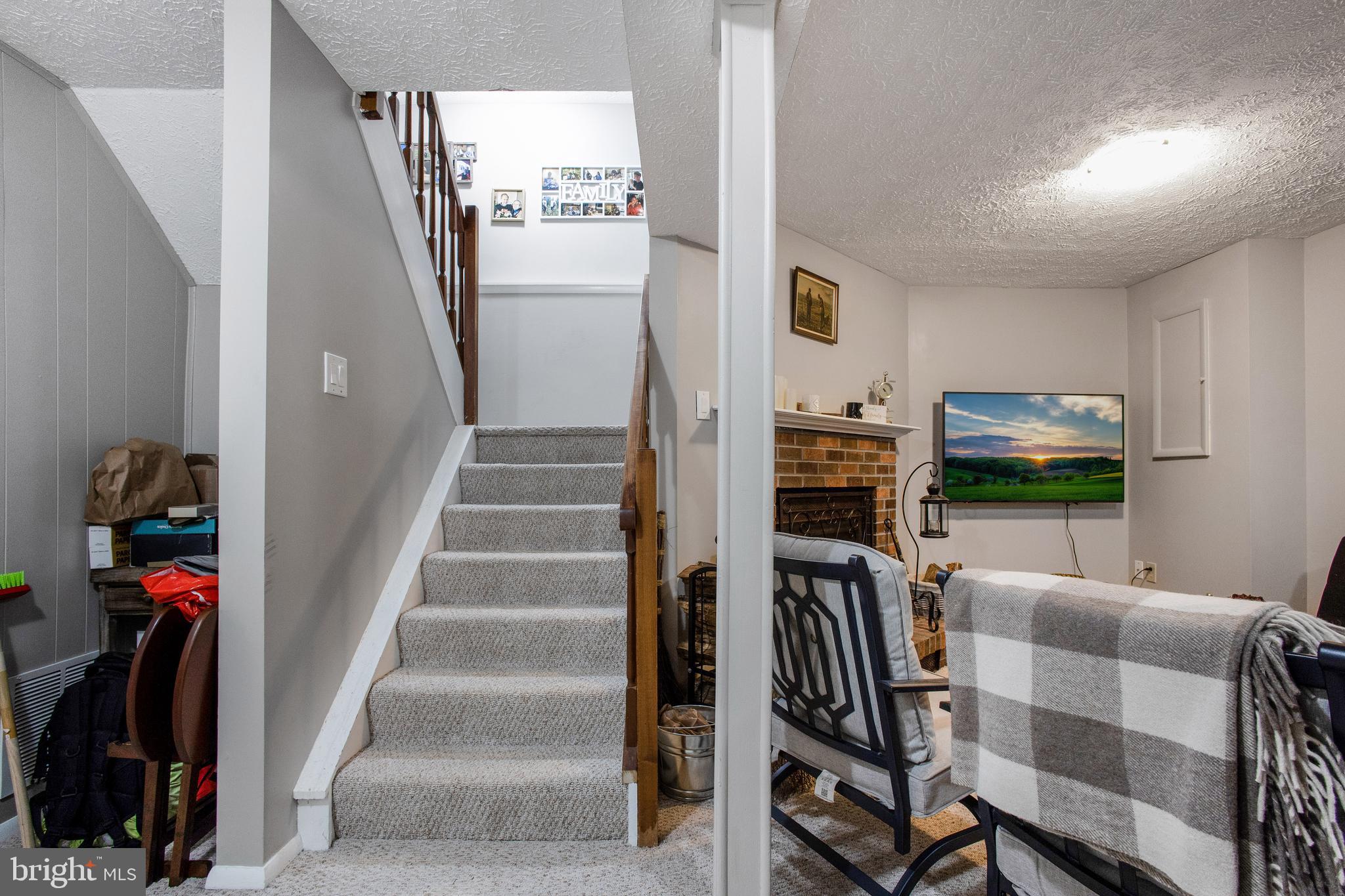 PARK OVERLOOK - Residential Lease