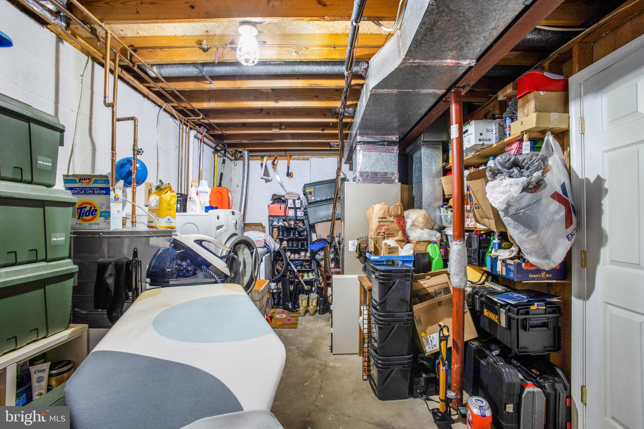 PARK OVERLOOK - Residential Lease