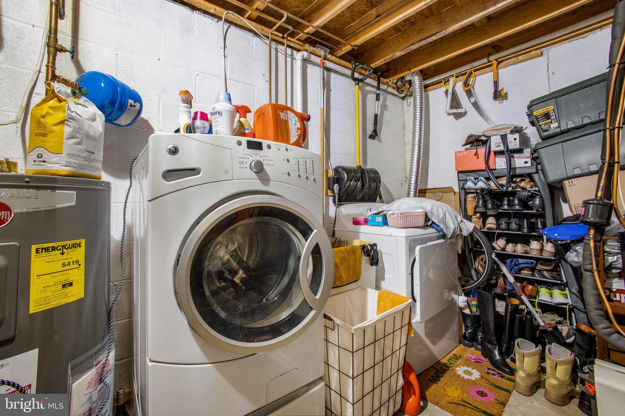 PARK OVERLOOK - Residential Lease