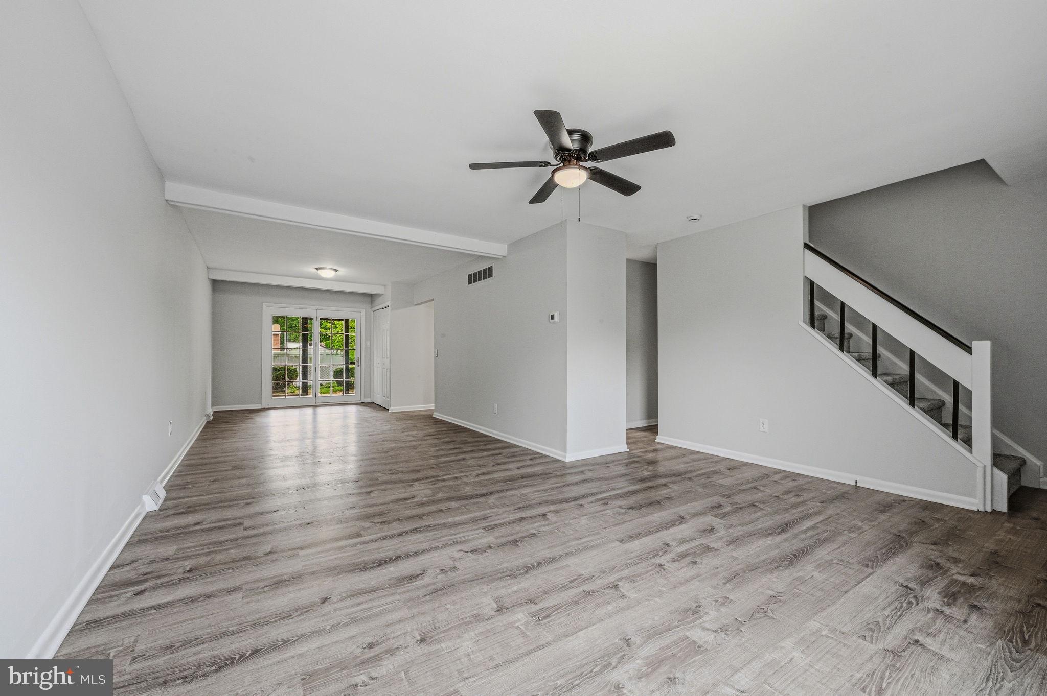 FOUR SEASONS - Residential