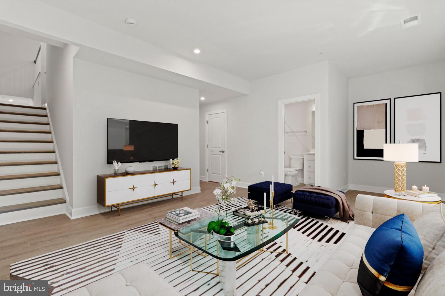 GATEWAY WEST - Residential