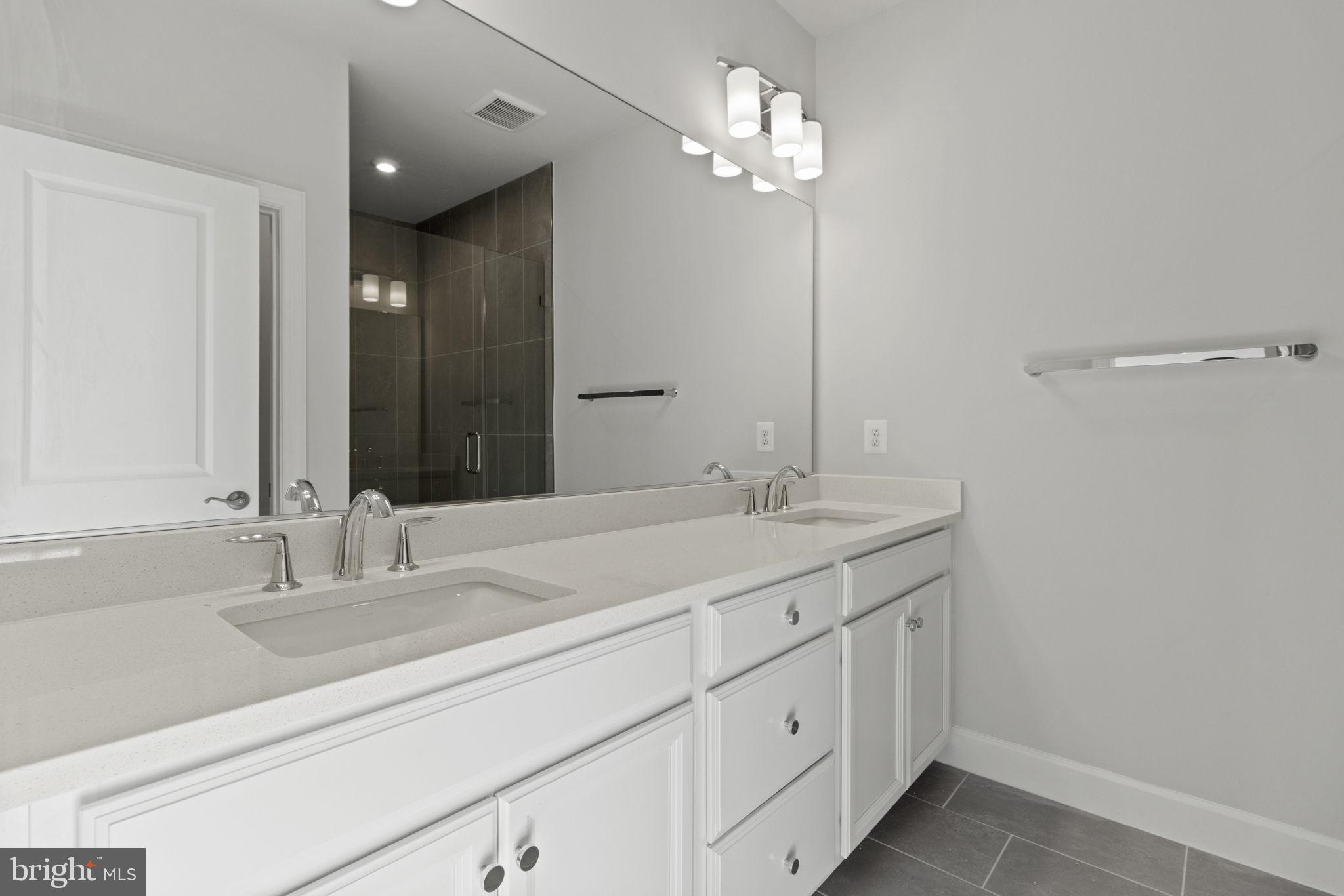 GATEWAY WEST - Residential