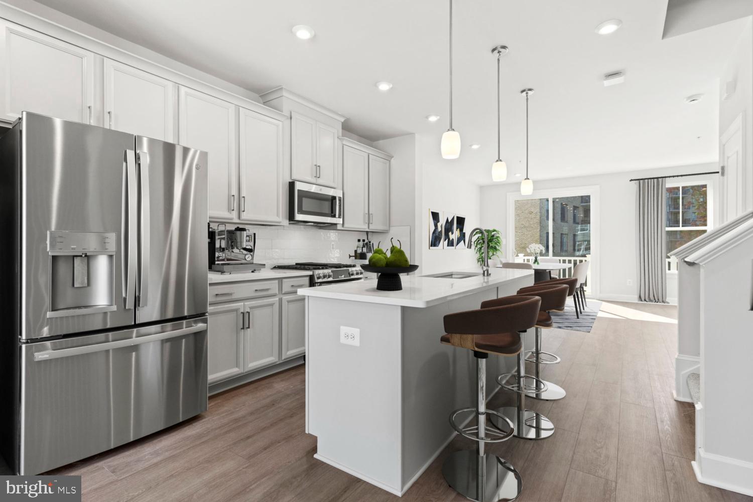 GATEWAY WEST - Residential