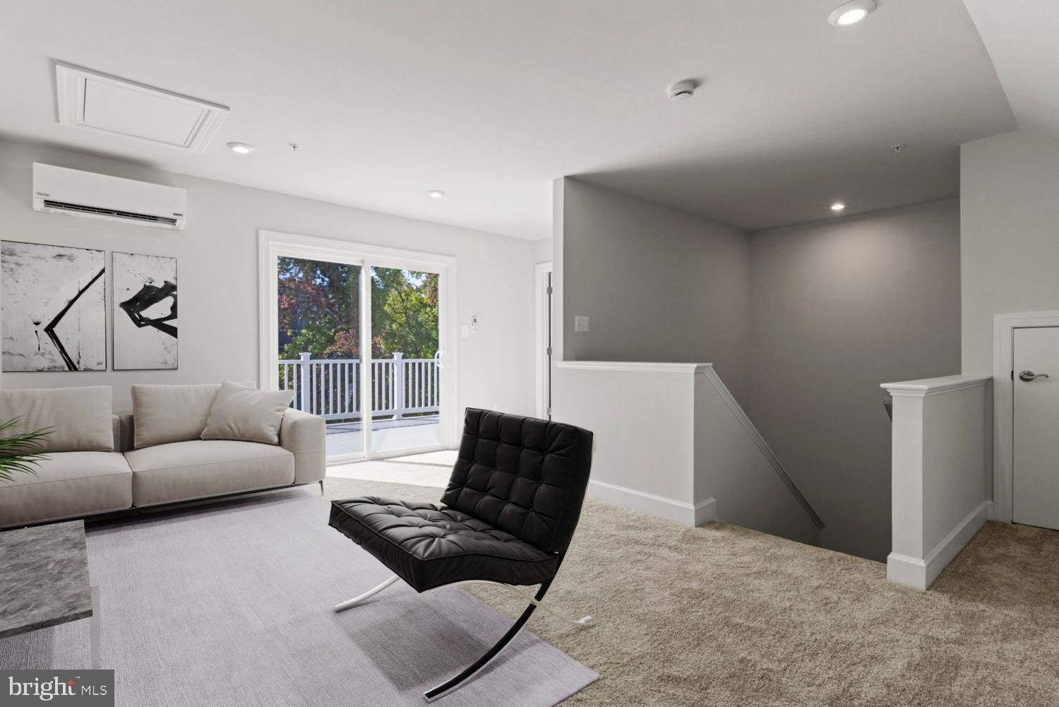 GATEWAY WEST - Residential