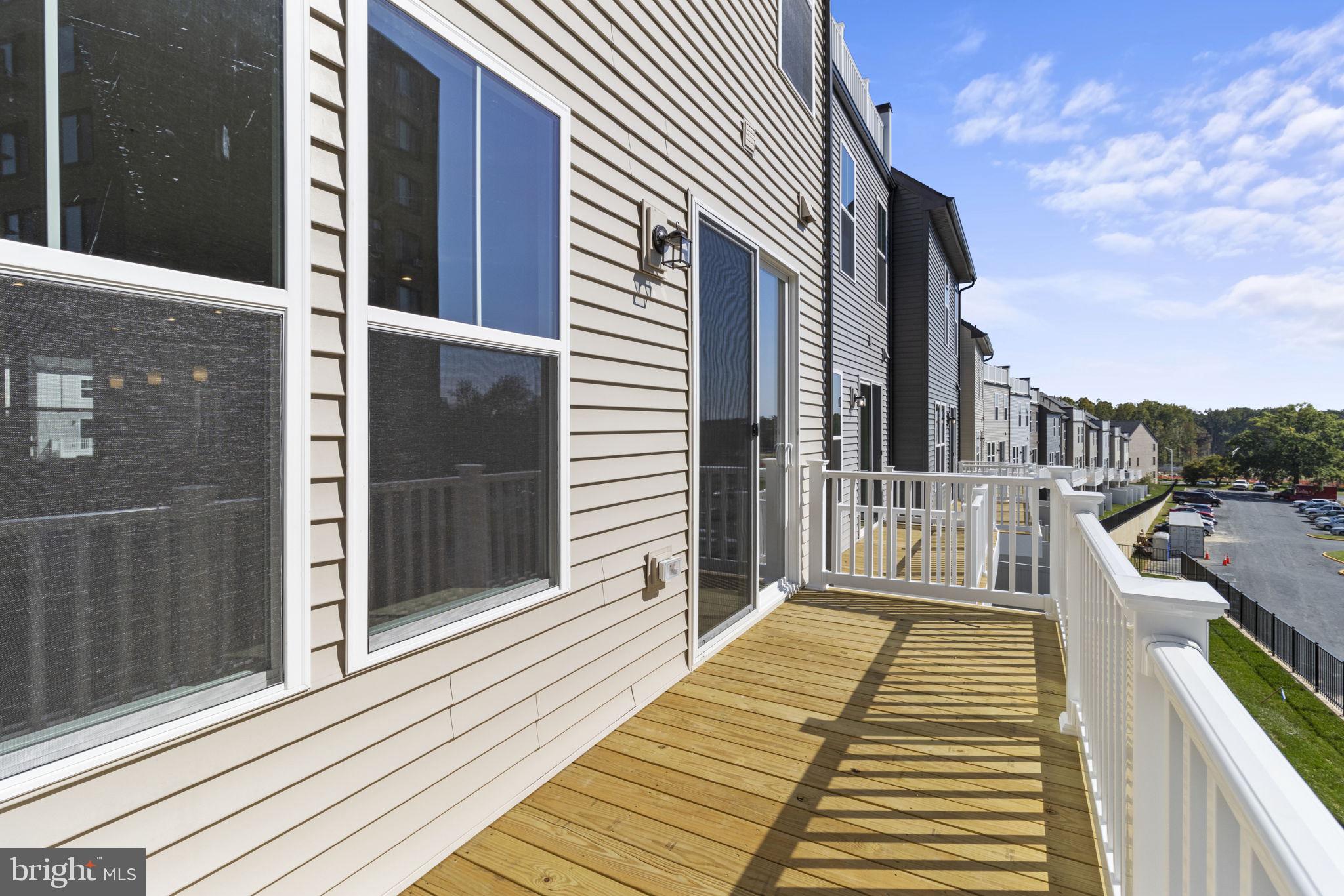 GATEWAY WEST - Residential