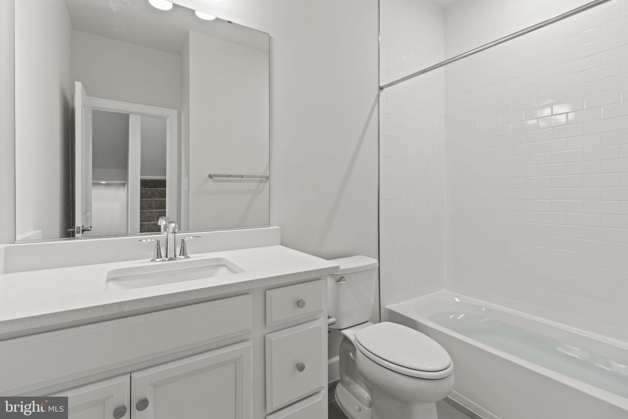 GATEWAY WEST - Residential