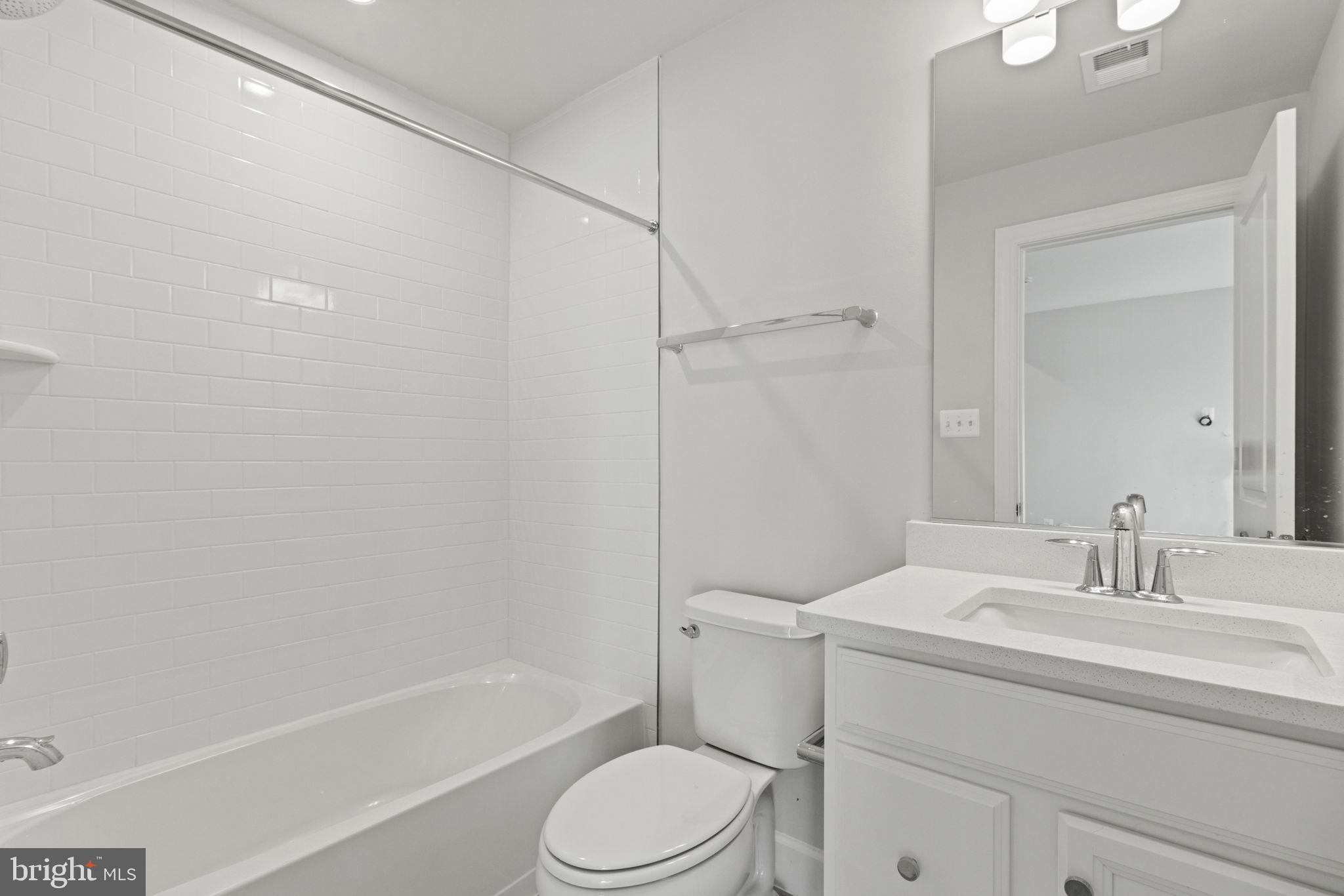 GATEWAY WEST - Residential