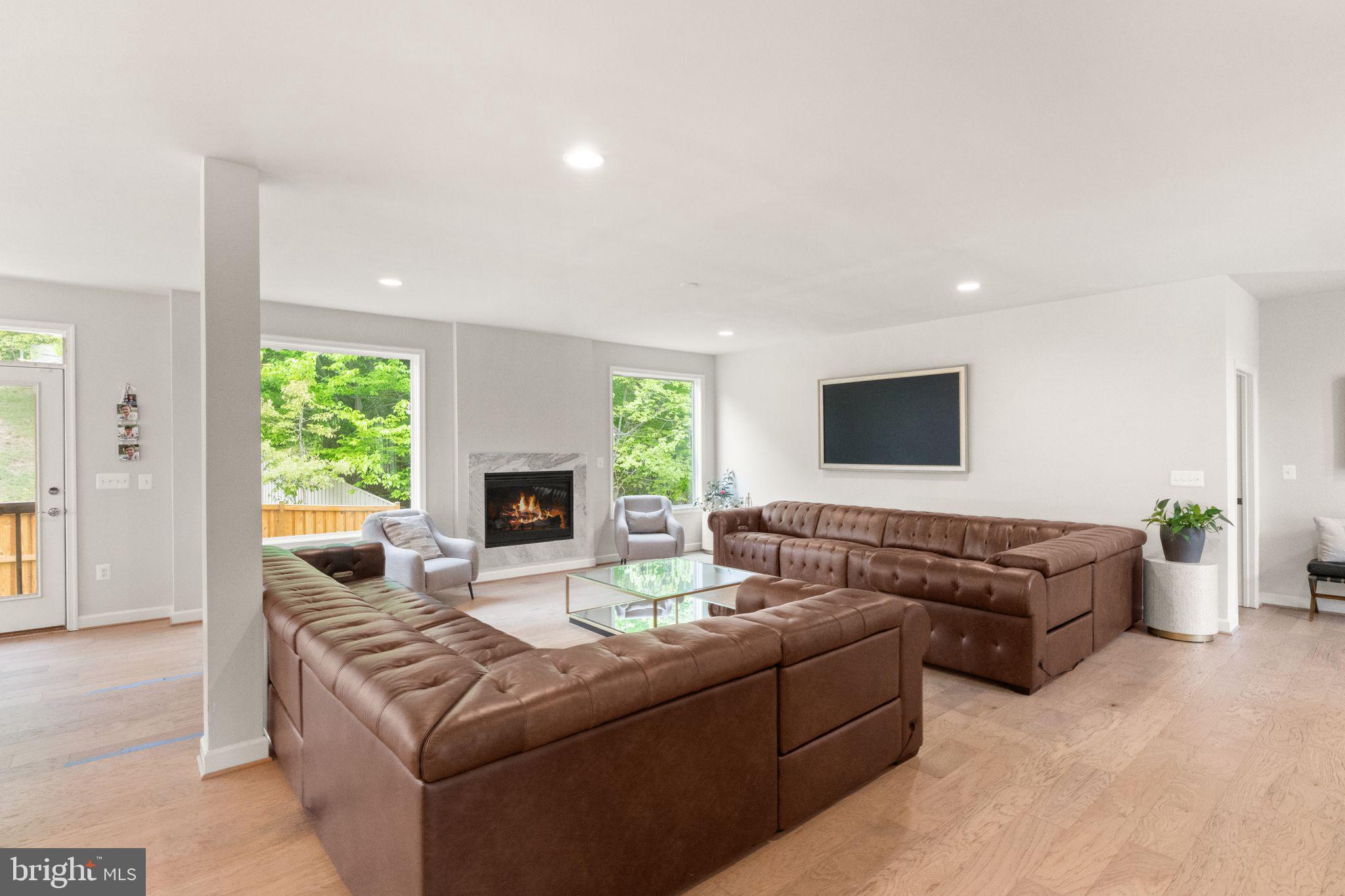 RUNNING CREEK - Residential