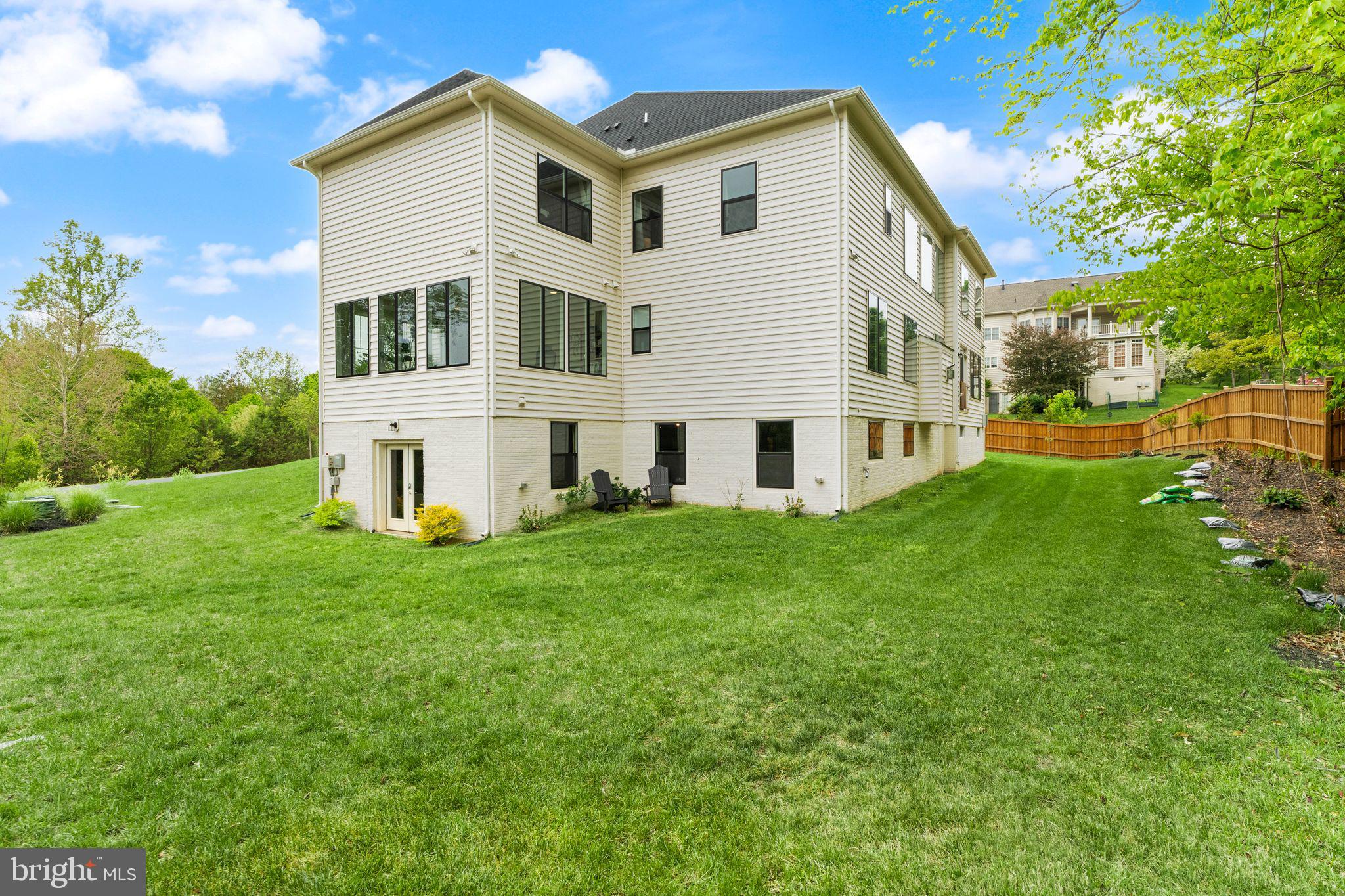 RUNNING CREEK - Residential