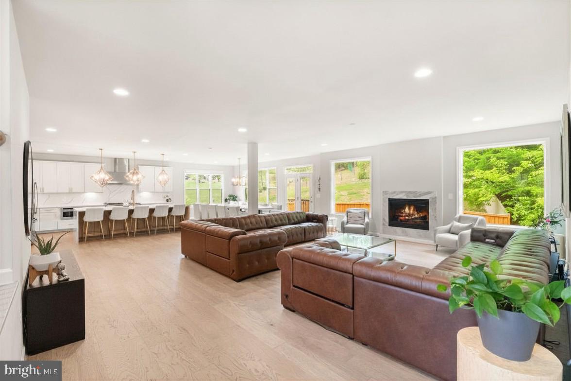 RUNNING CREEK - Residential