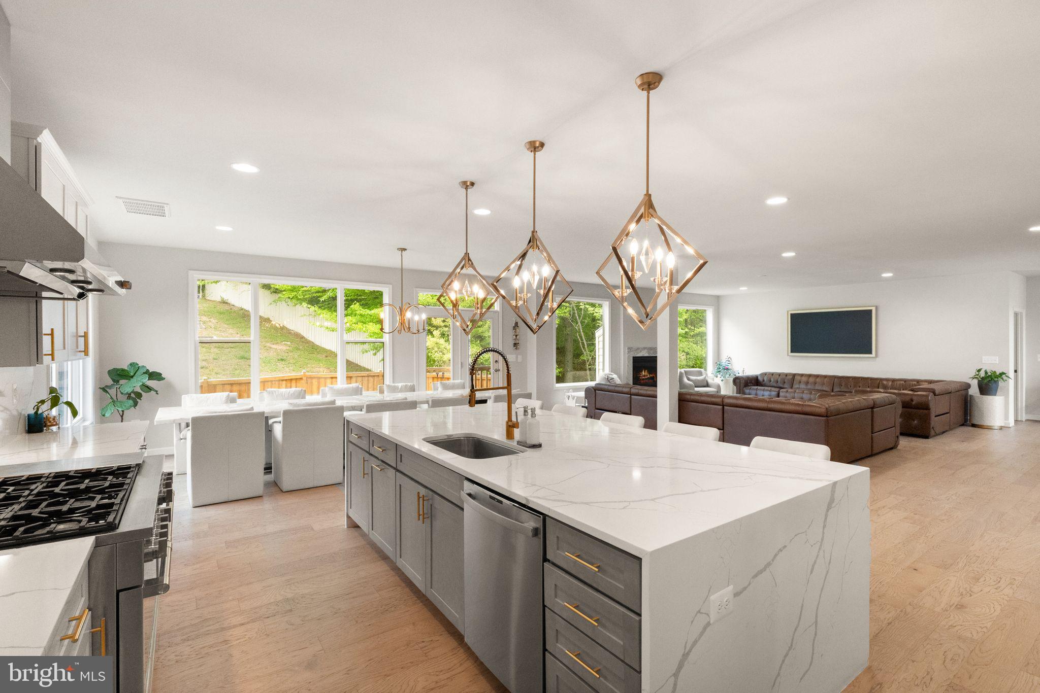 RUNNING CREEK - Residential