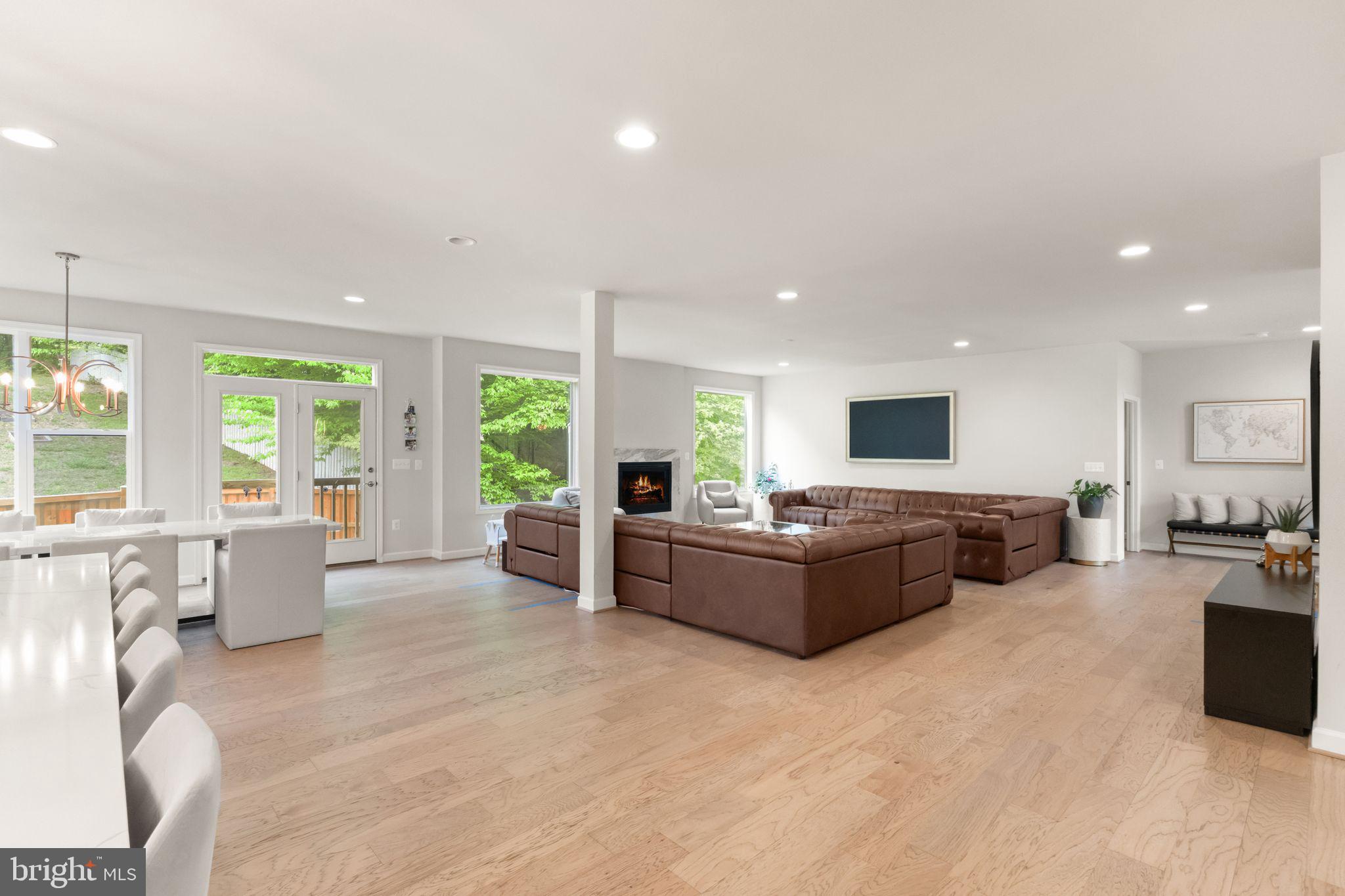 RUNNING CREEK - Residential