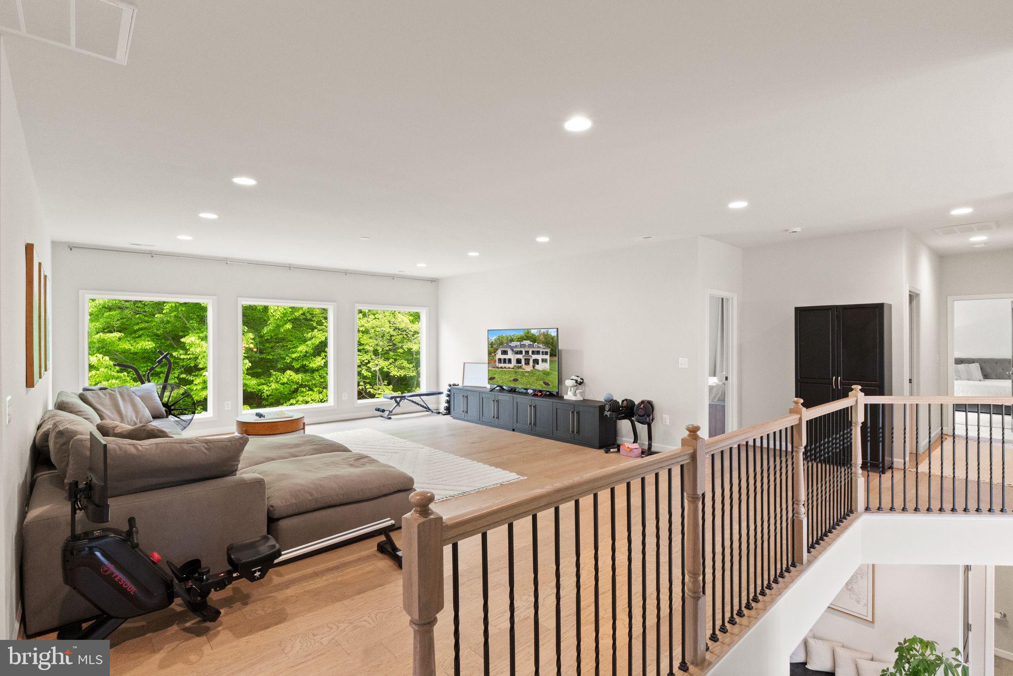 RUNNING CREEK - Residential