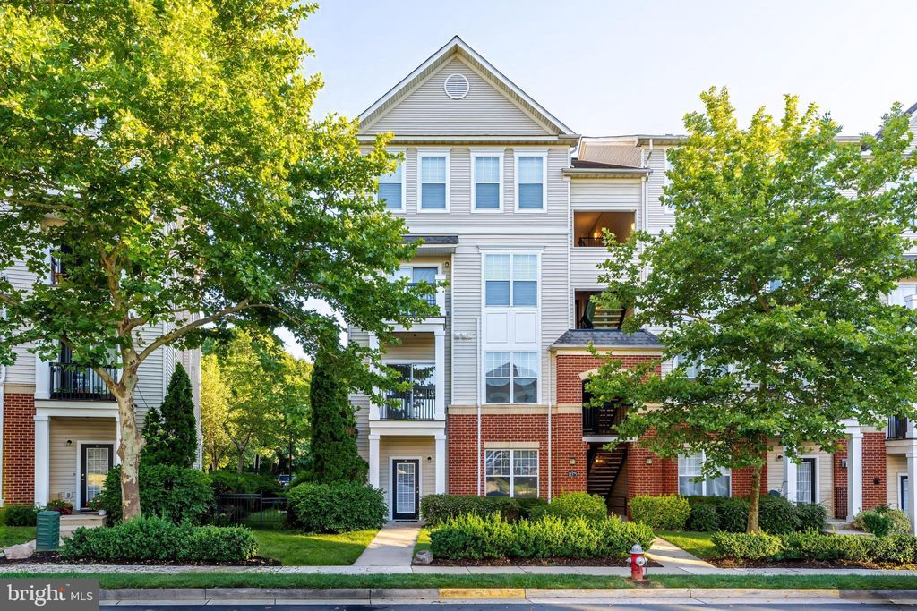 Photo of 11375 Aristotle Drive #9-101, FAIRFAX, VA 22030 (MLS # VAFX2323966)