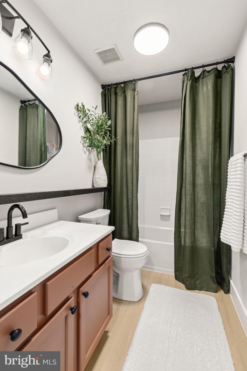 CYPRESS HILLS - Residential