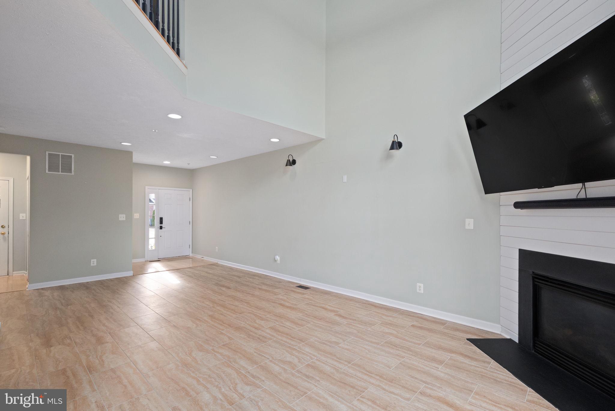 CYPRESS HILLS - Residential