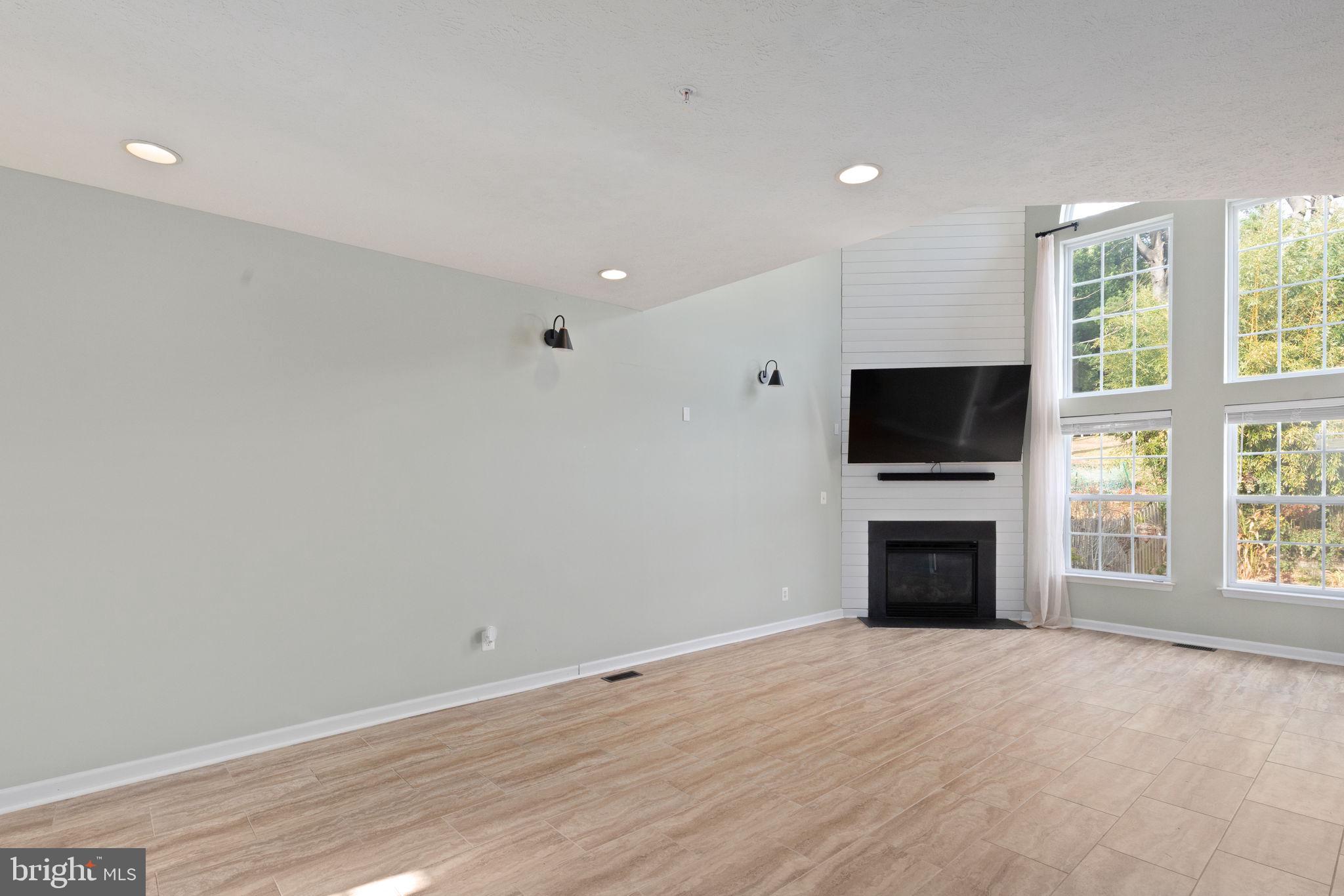 CYPRESS HILLS - Residential