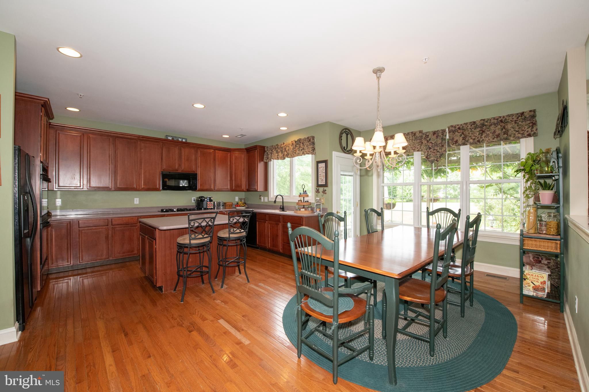 DEVONSHIRE ESTATES - Residential