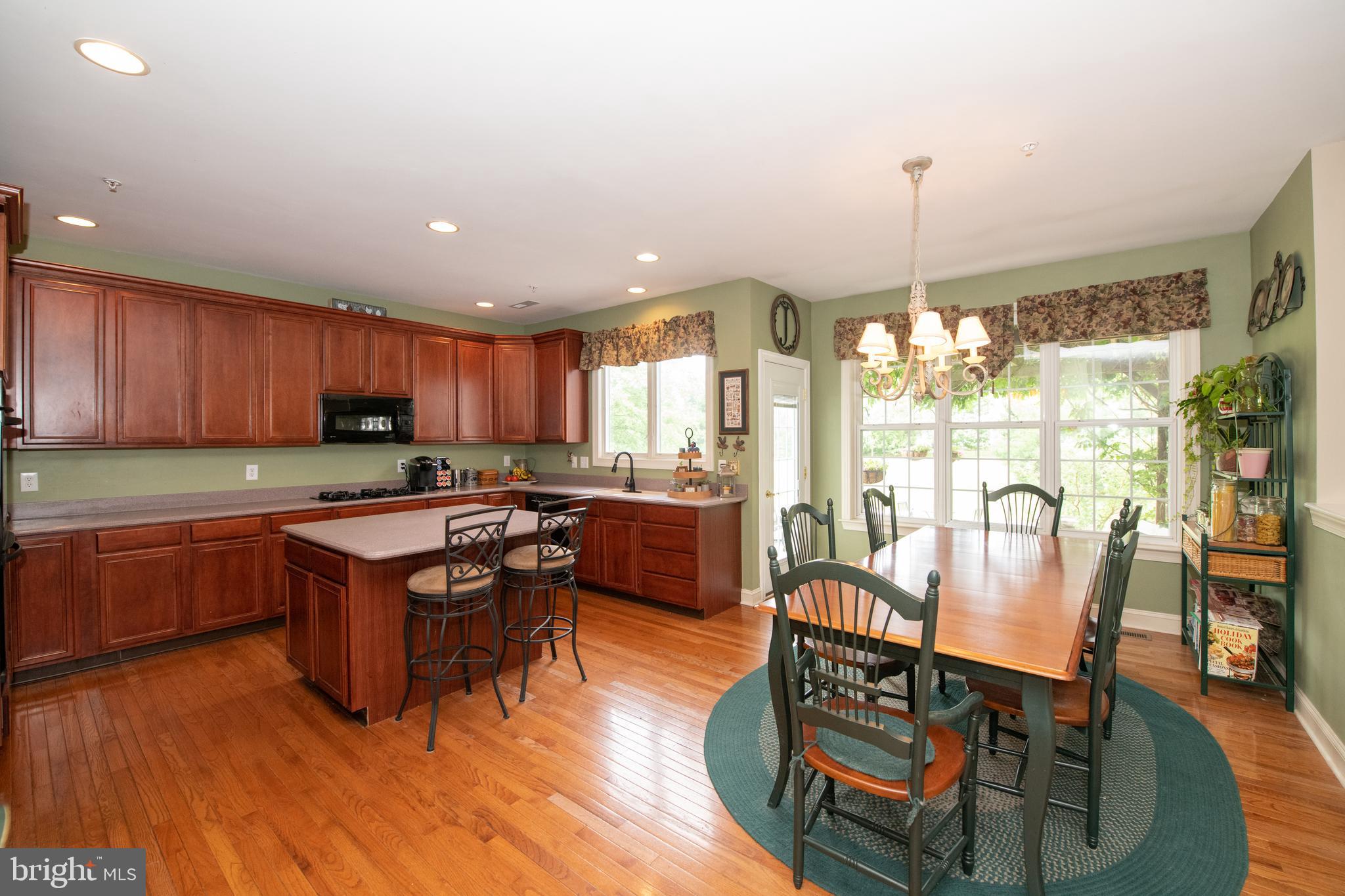 DEVONSHIRE ESTATES - Residential