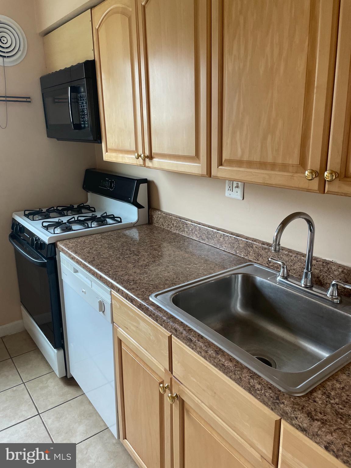 FOXCROFT COLONY CONDOS - Residential