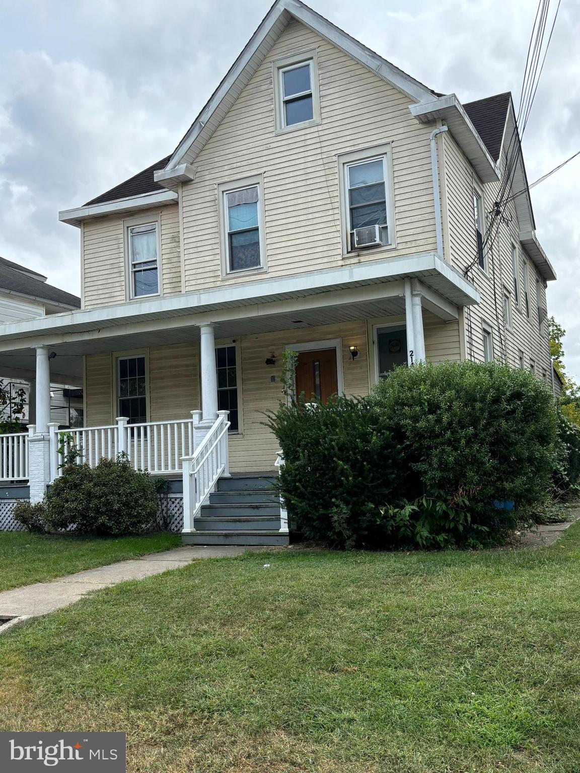 3rd floor unit that is clean, new flooring throughout and ready for new tenants! Basement has laundry that is shared between all units. One off street parking spot for this unit, overflow on street parking is available. No smoking in unit, listing agent will perform full background, credit check, verify income & references. Call today, this unit will go quickly at this price!