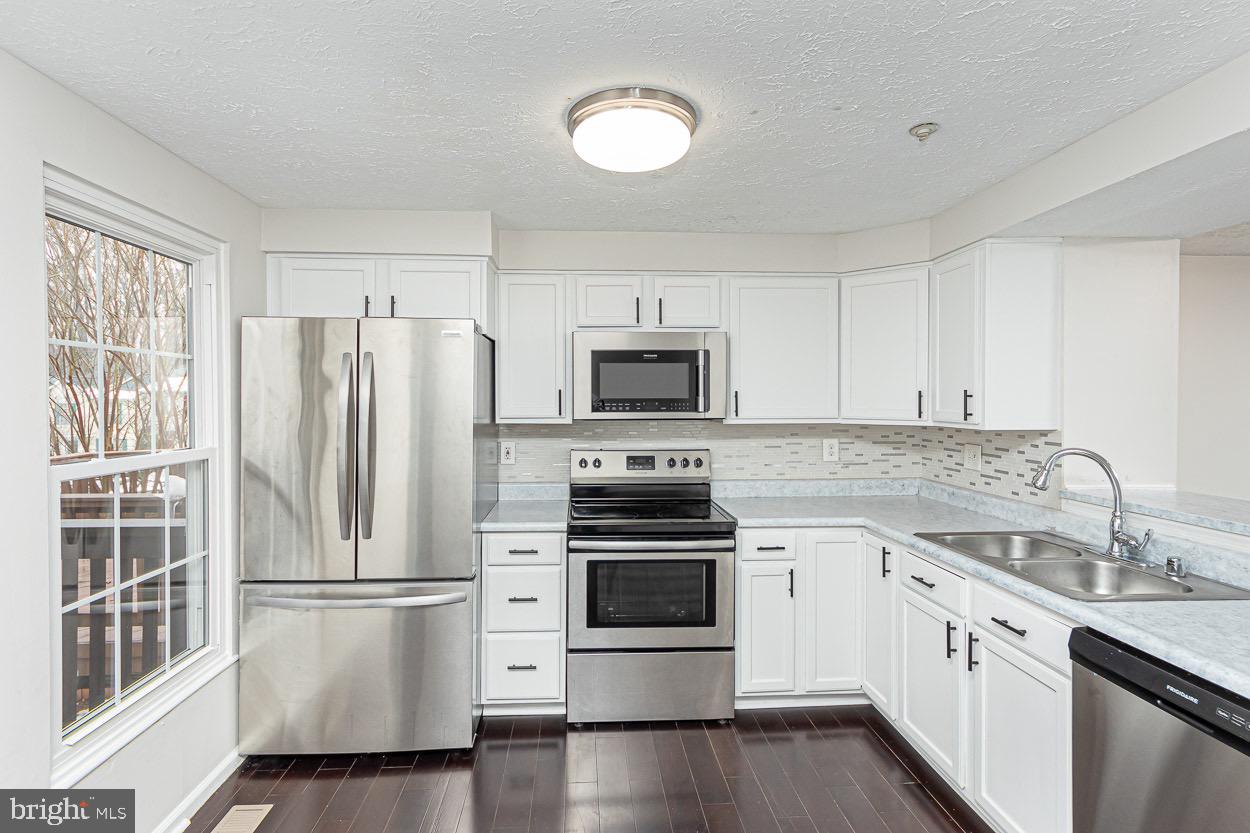 SHIPLEY MEADOWS - Residential