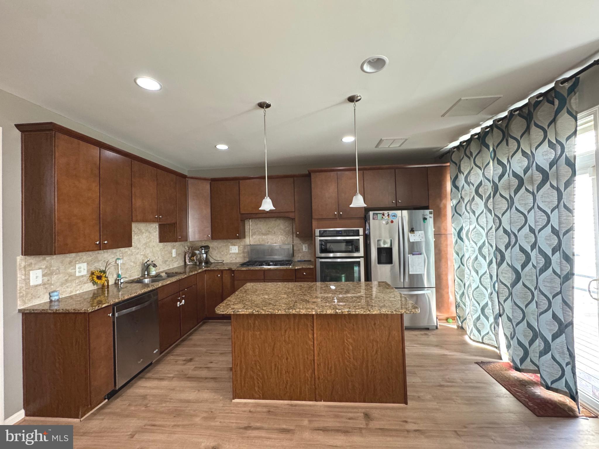 BRAMBLETON AT EMERALD RIDGE - Residential Lease