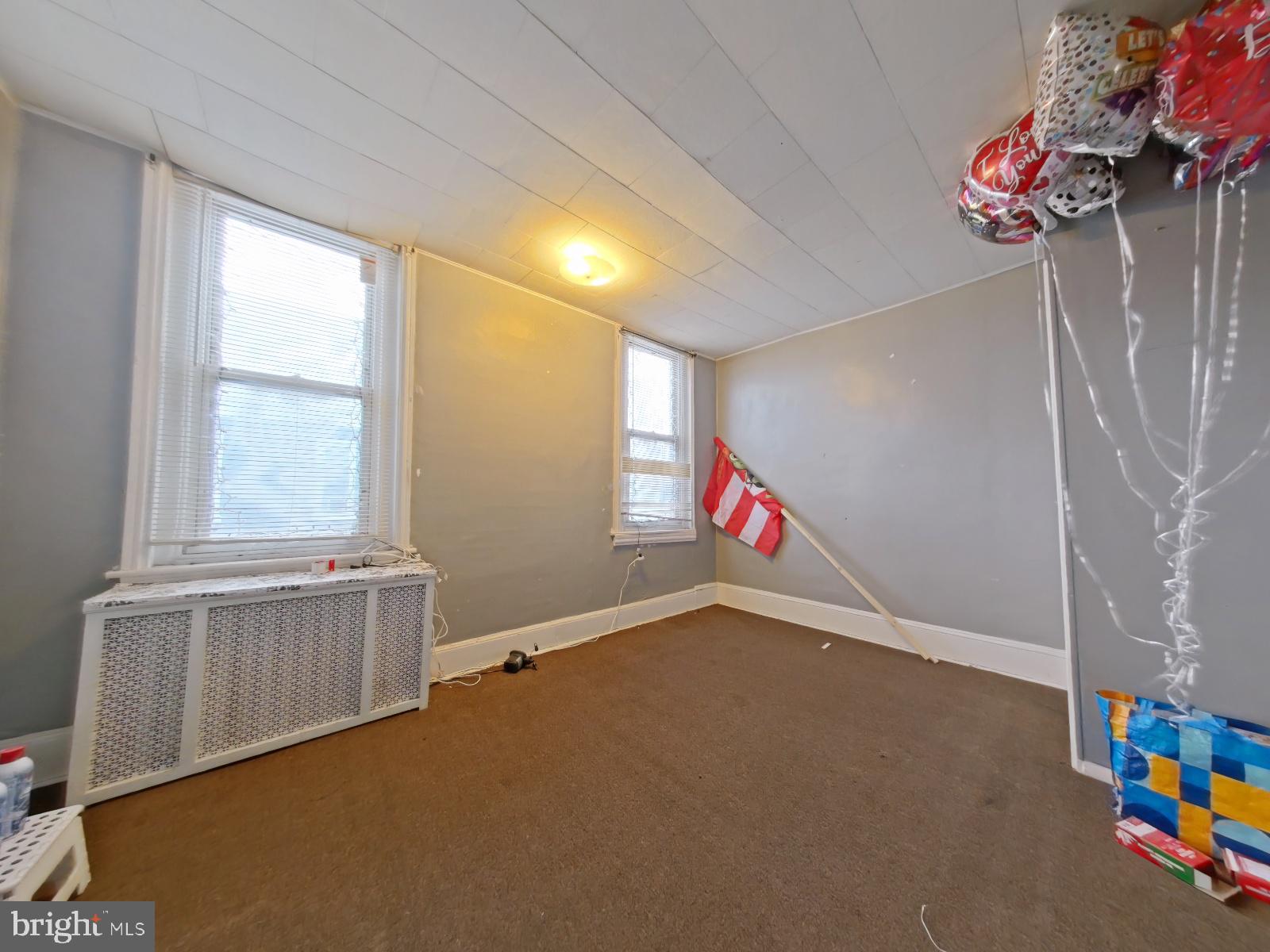 KENSINGTON - Residential