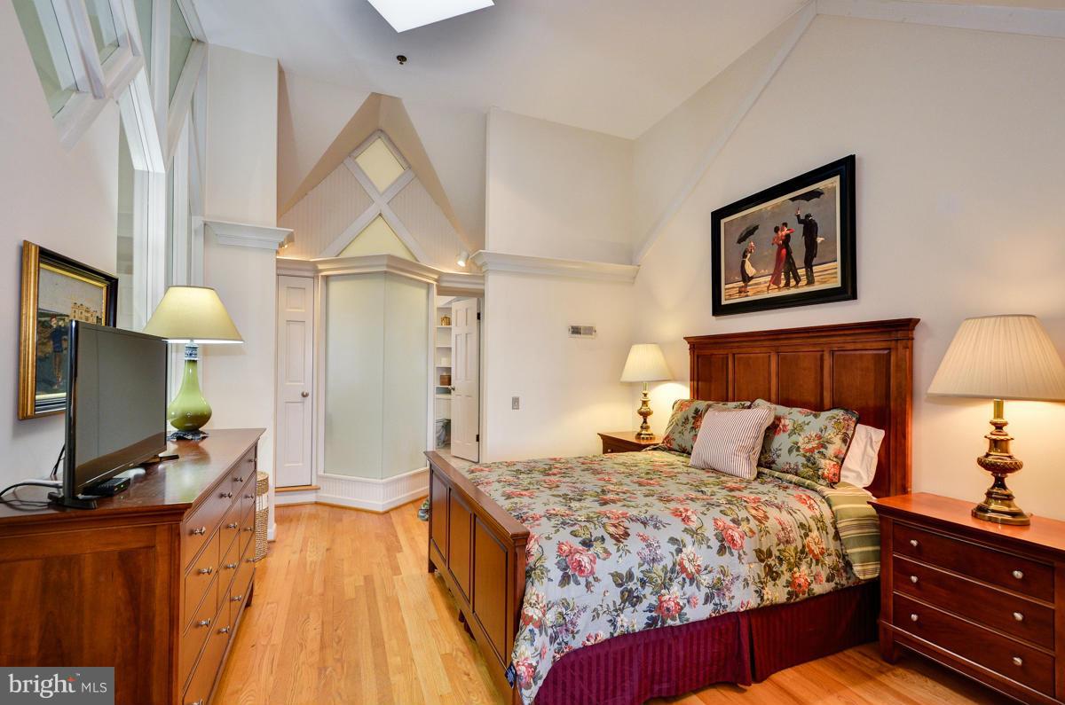 TORPEDO FACTORY - Residential