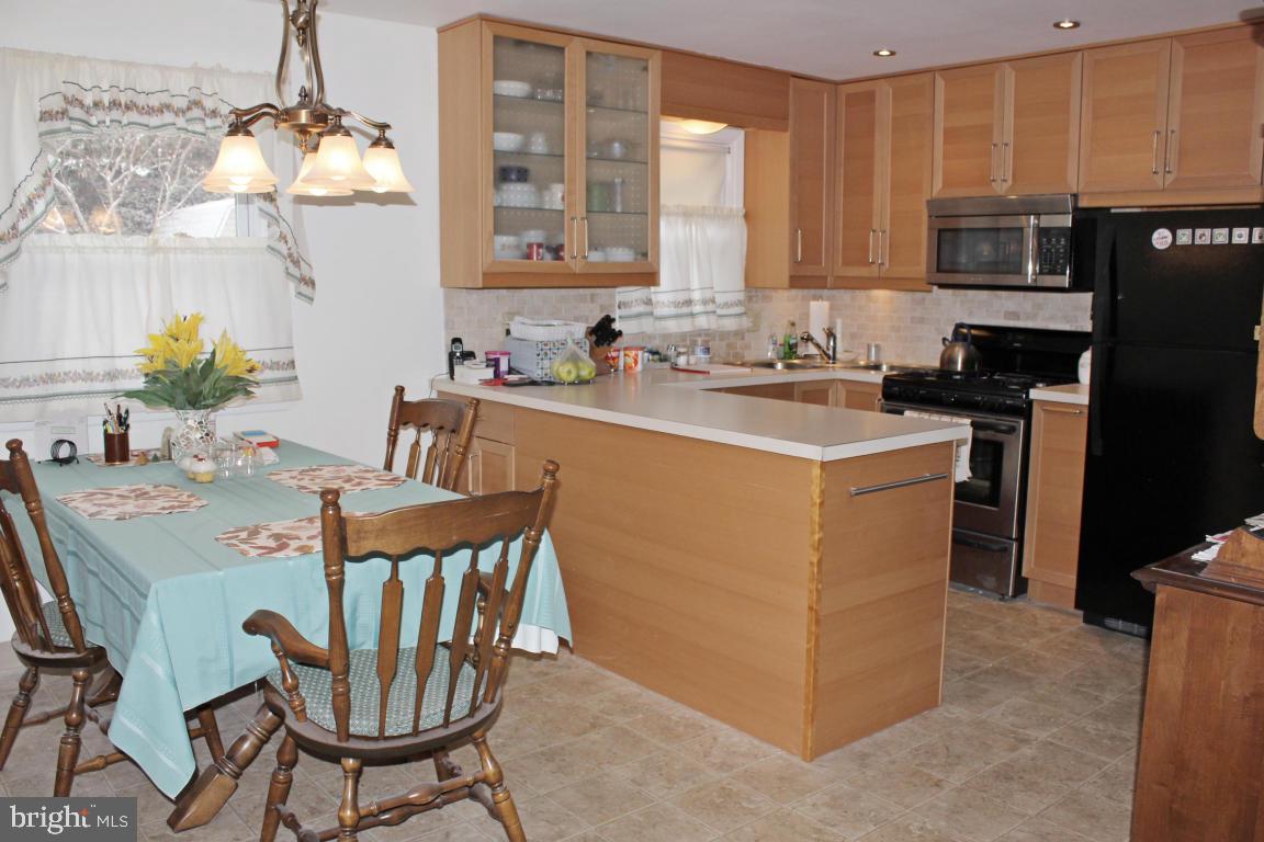 ABBEYVILLE MANOR - Residential