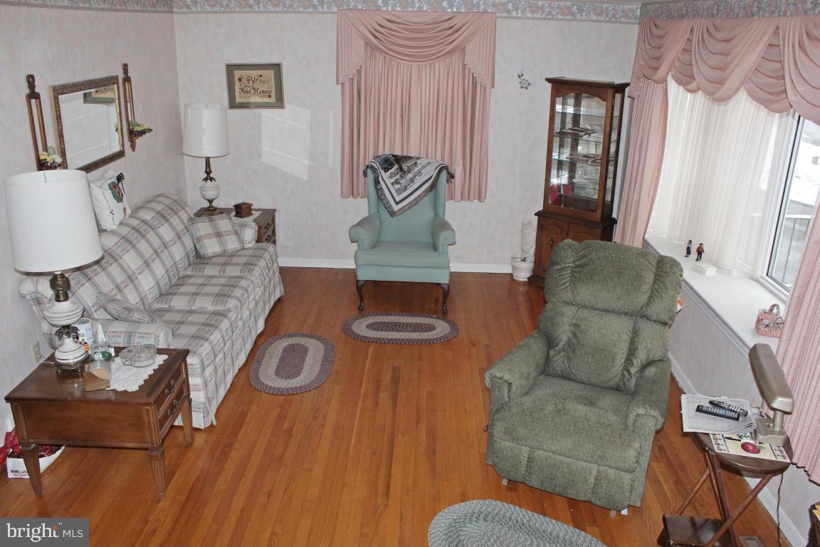 ABBEYVILLE MANOR - Residential