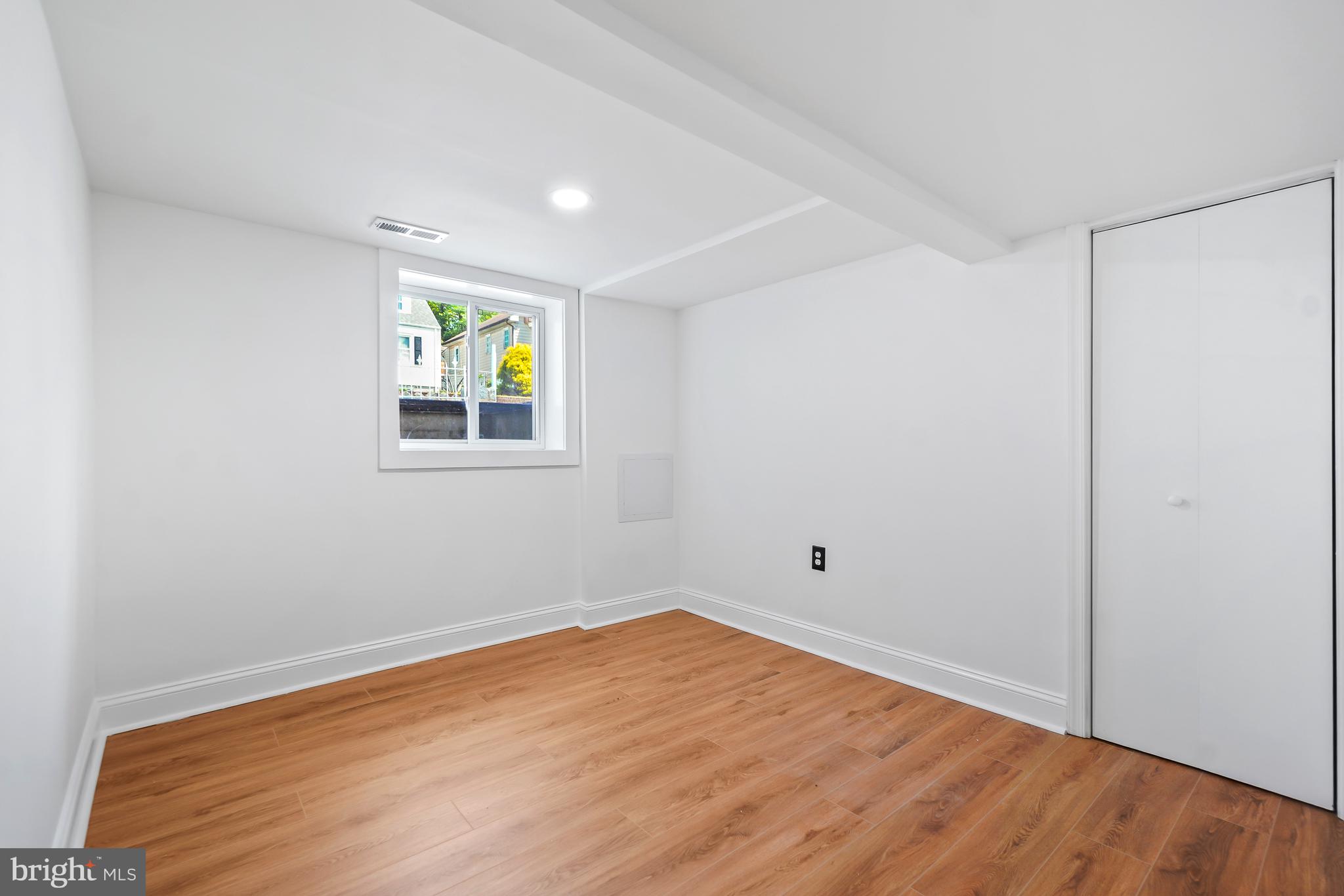 WHITELEY - Residential