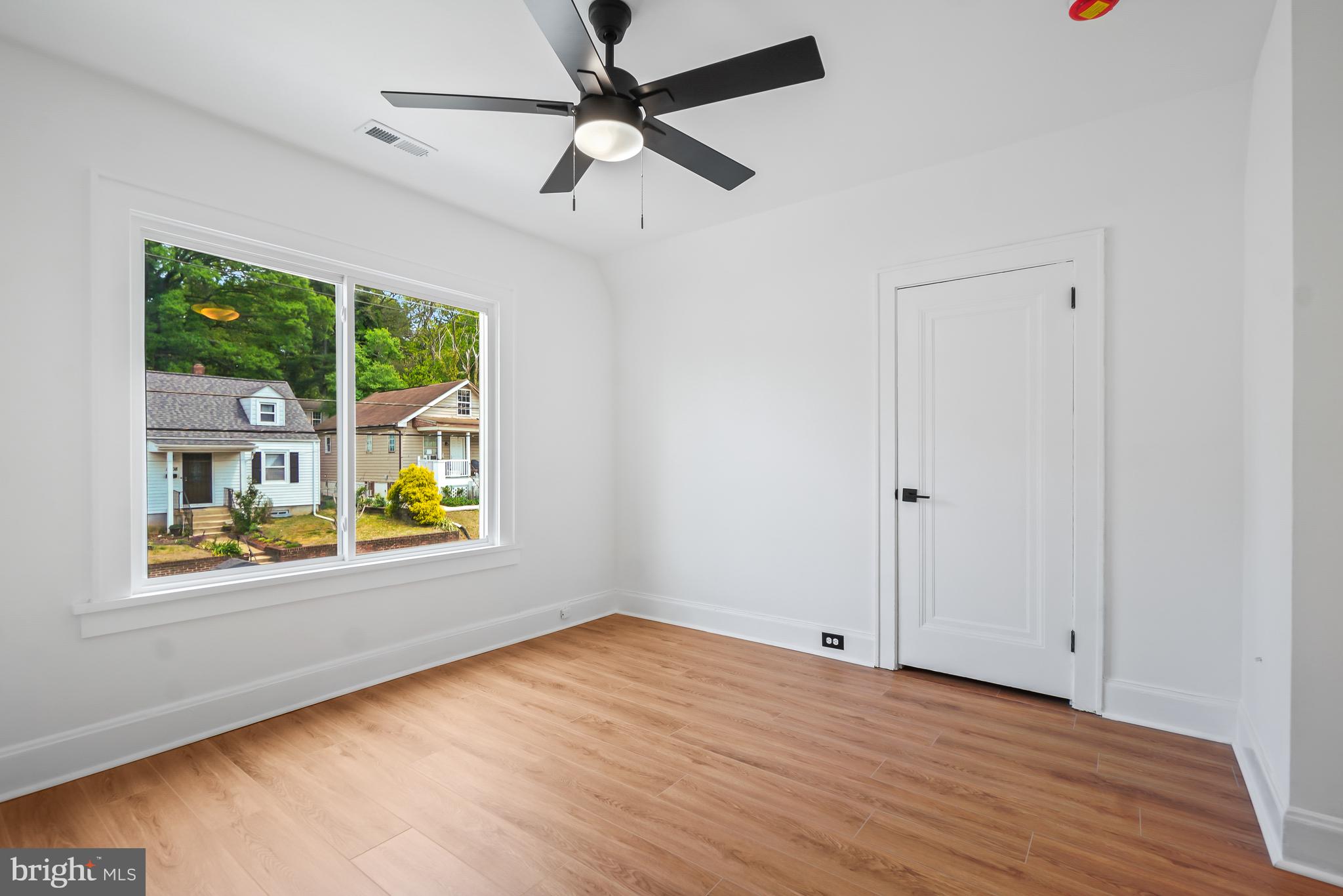 WHITELEY - Residential