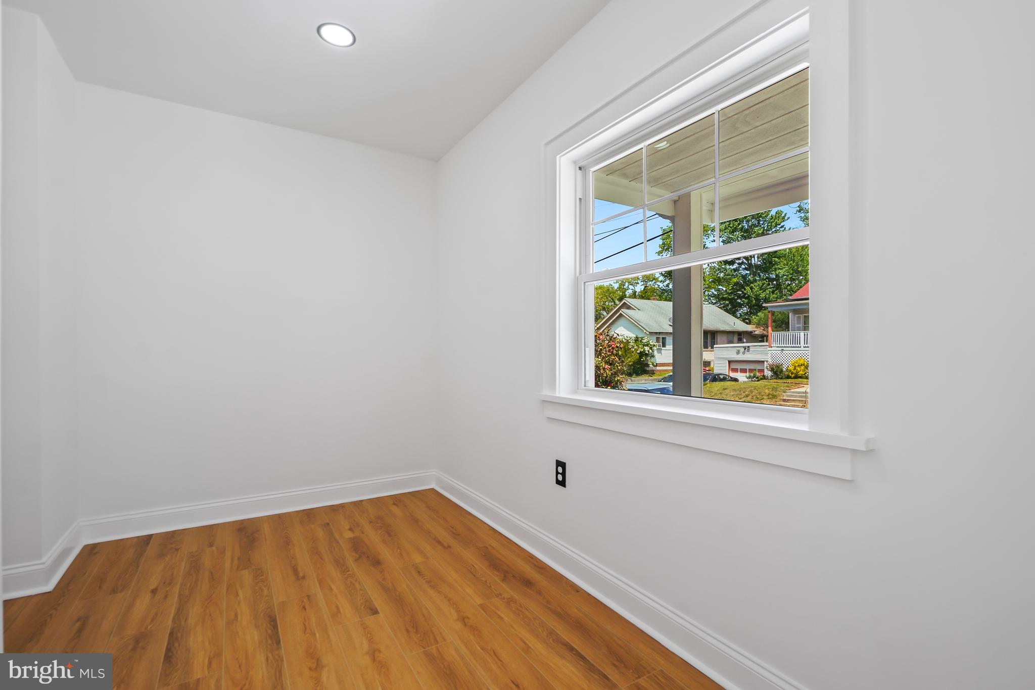 WHITELEY - Residential