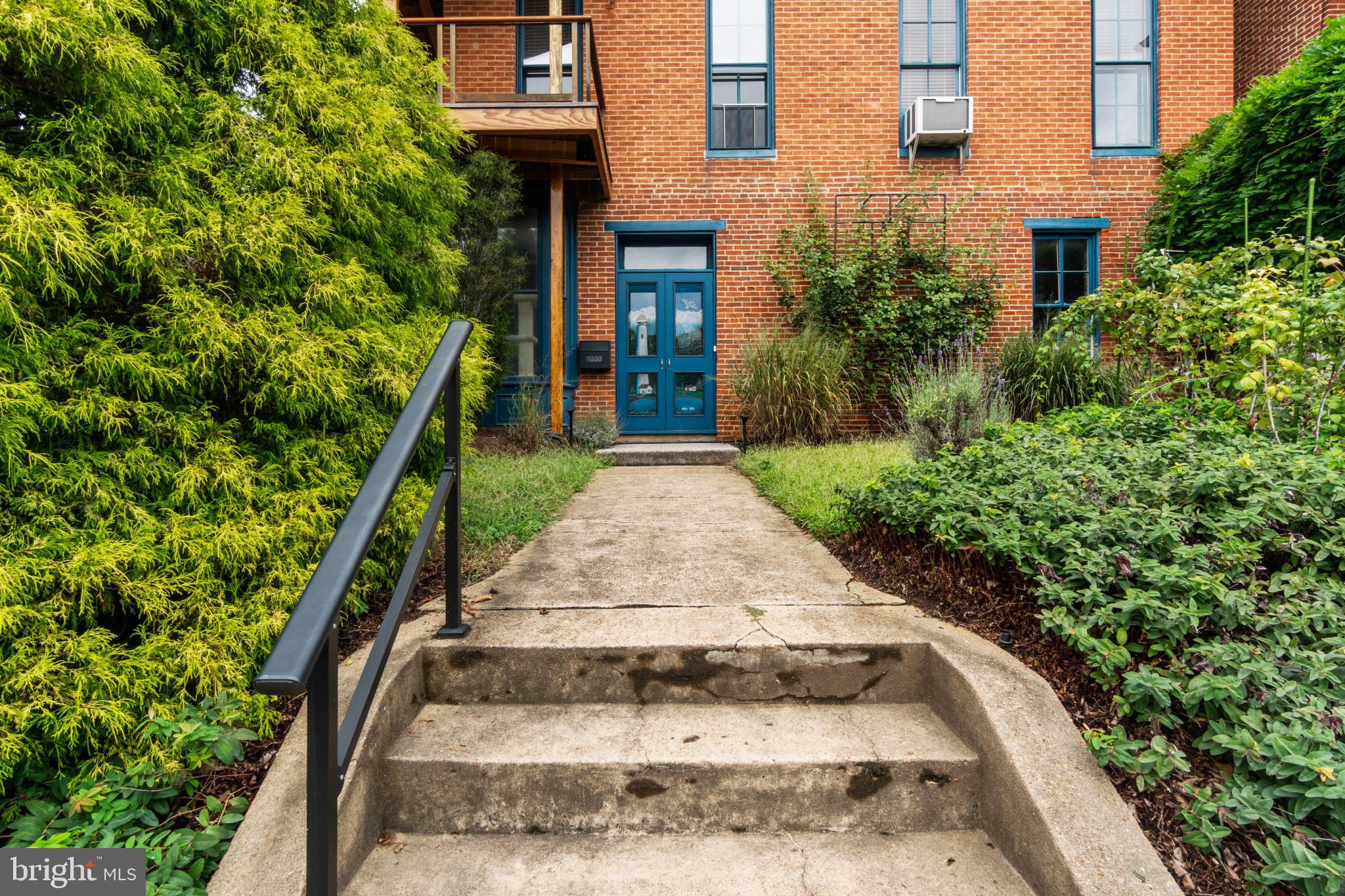 1028 W 38TH STREET