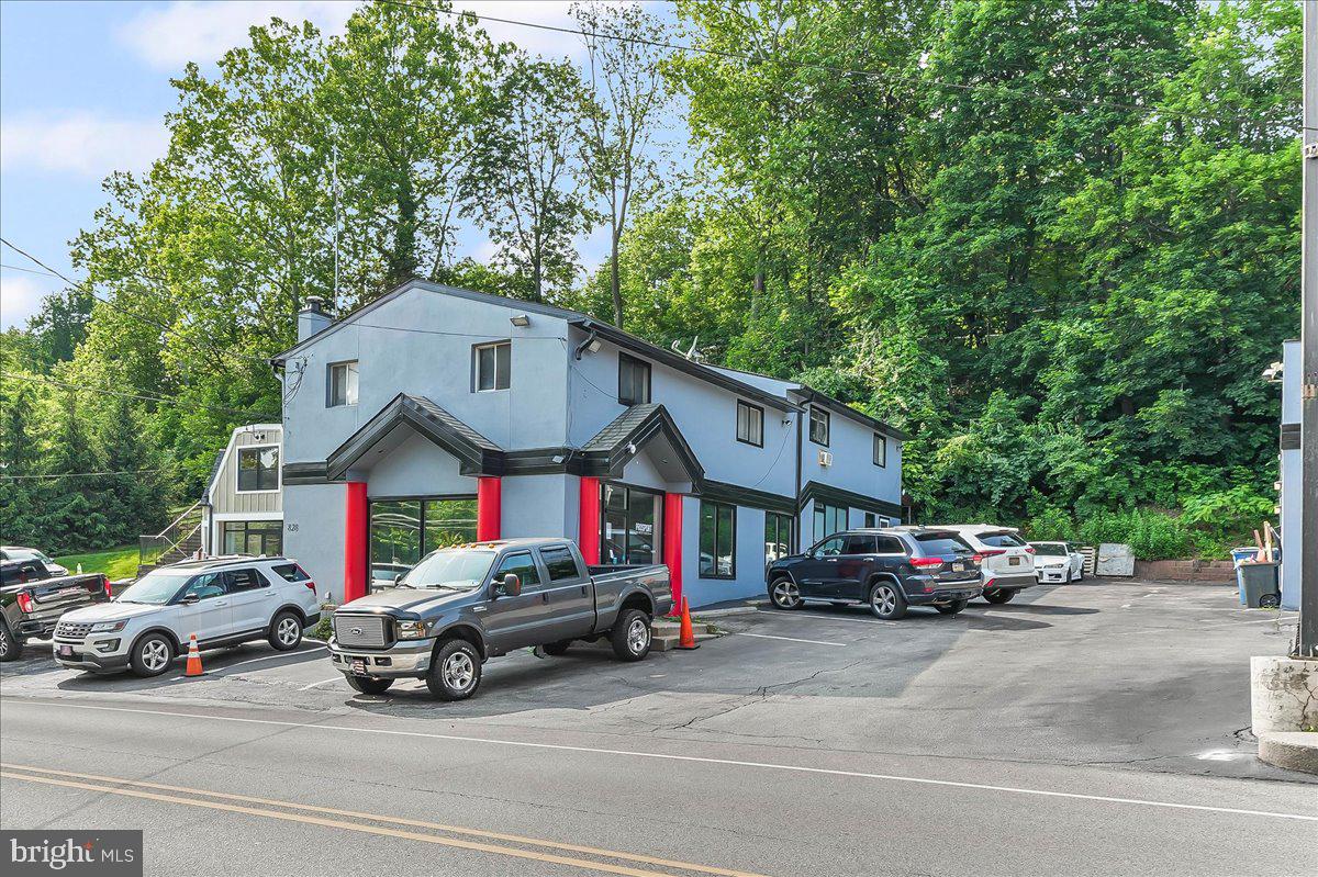 828 MATSONFORD ROAD