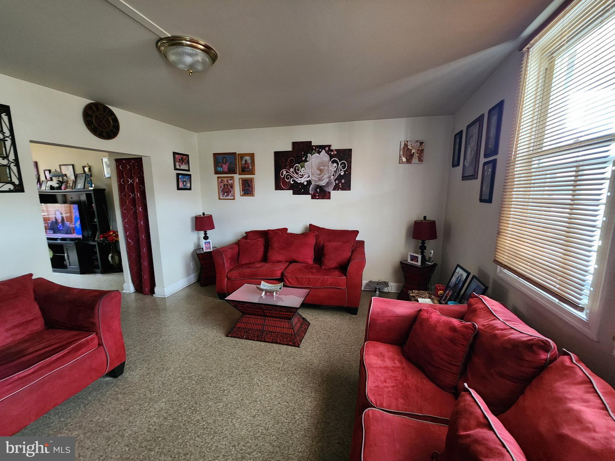 2814 OAKFORD AVENUE