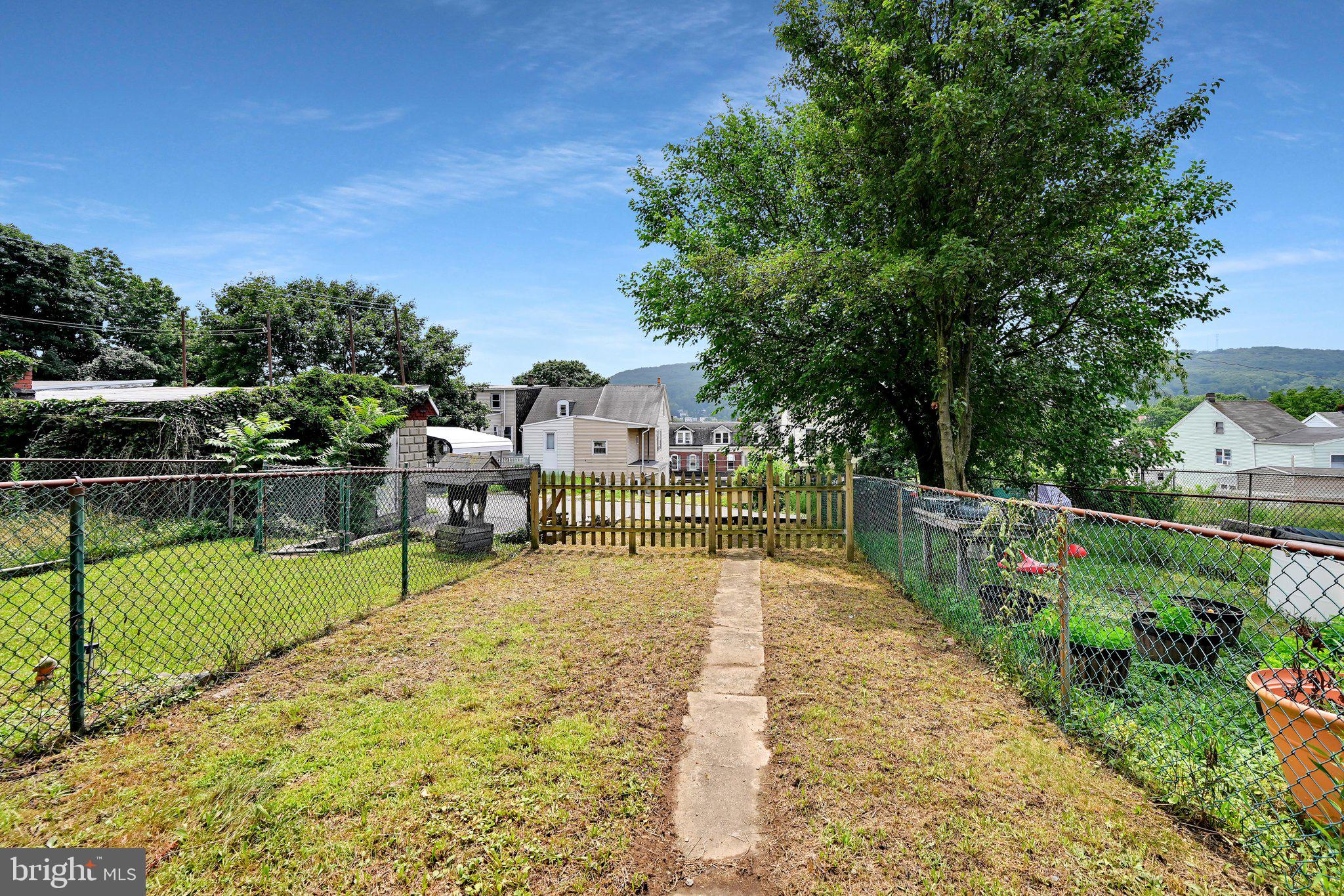 611 FAIRVIEW STREET