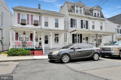 Townhouse For Sale - 611 Fairview Street<br/> POTTSVILLE, PA 17901